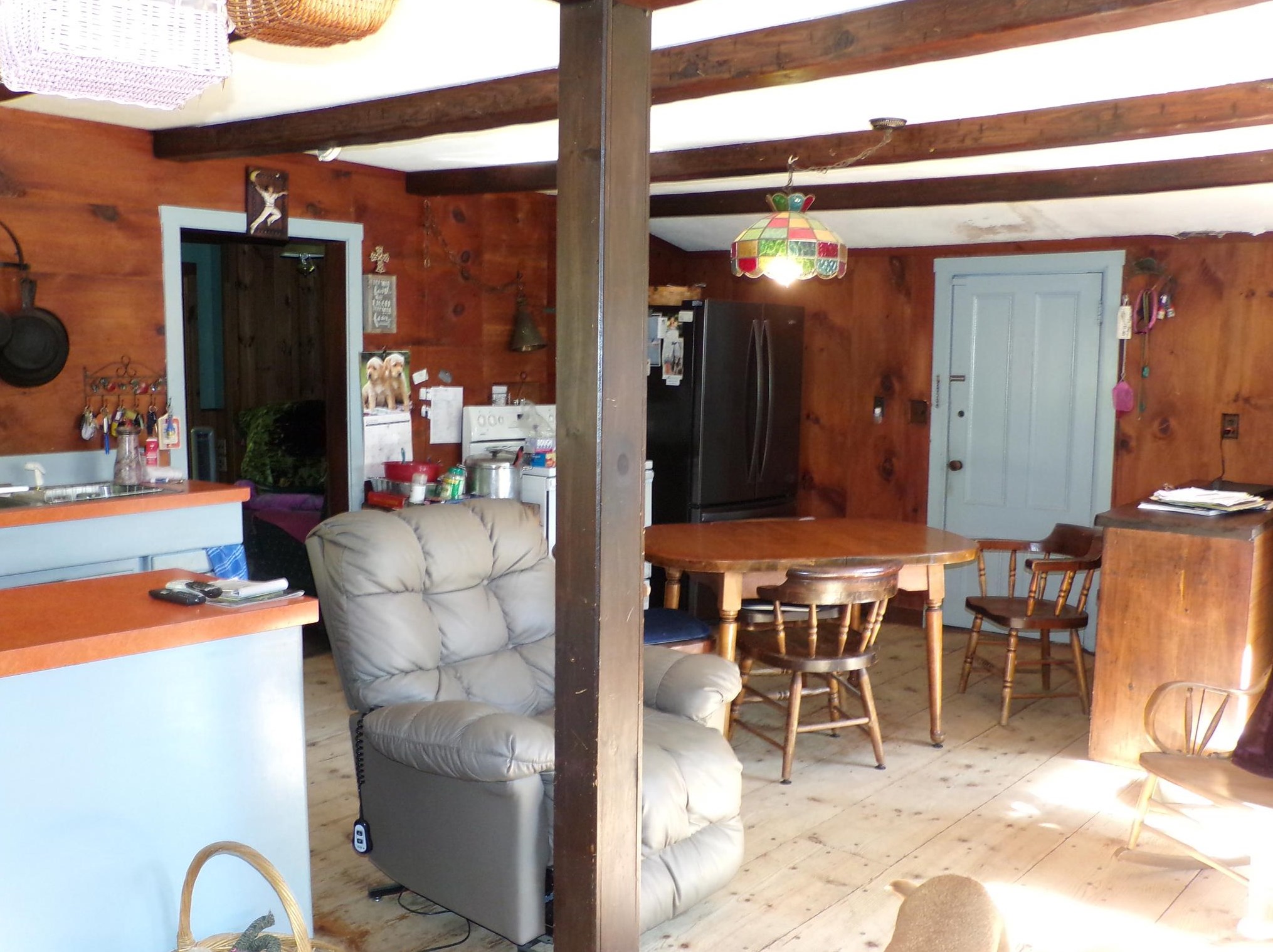 1562 Hooksett Rd, Manchester NH 03106-1008 exterior