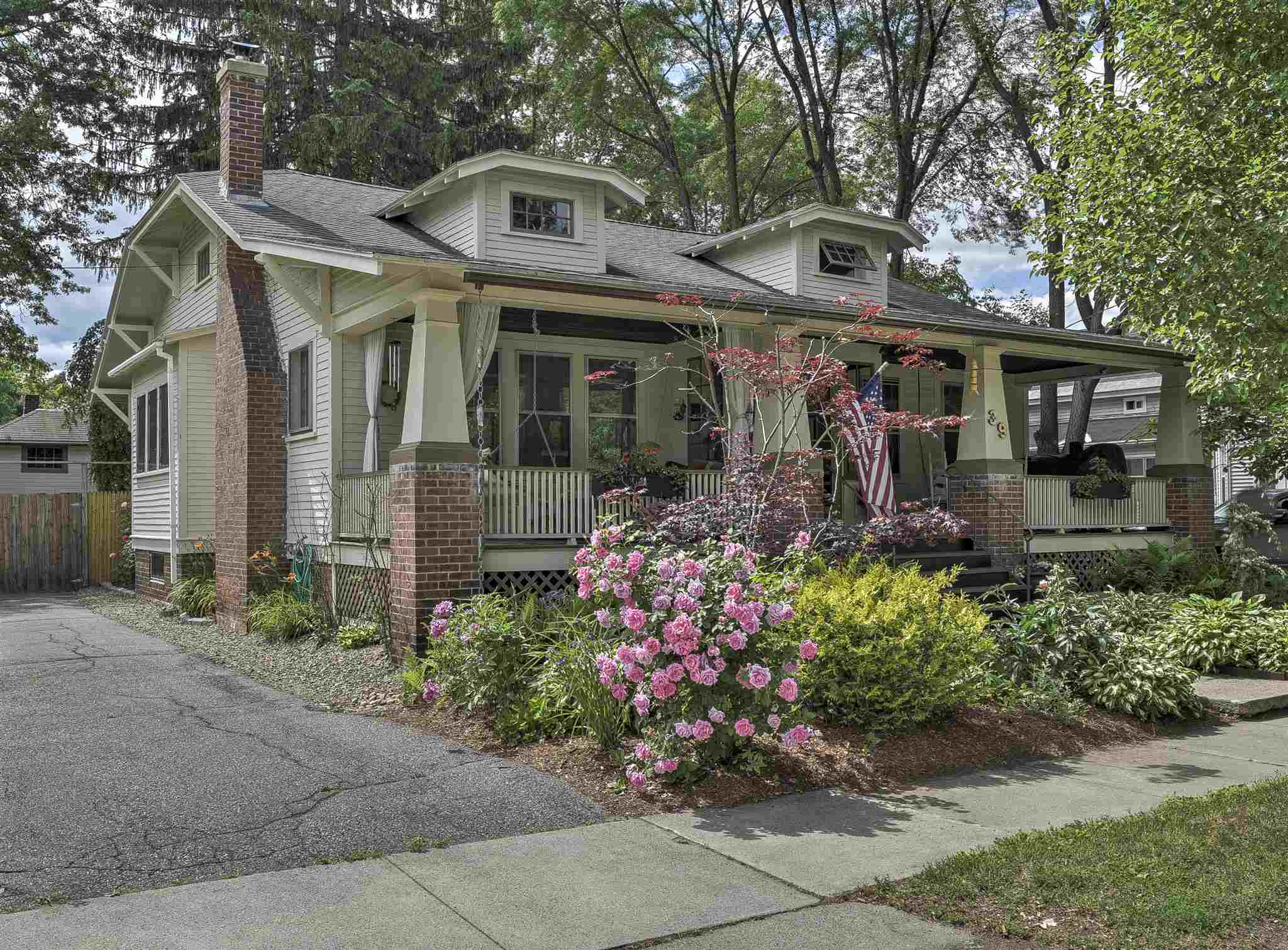 In The Company Of Flowers Main Street Keene Nh | Best ...