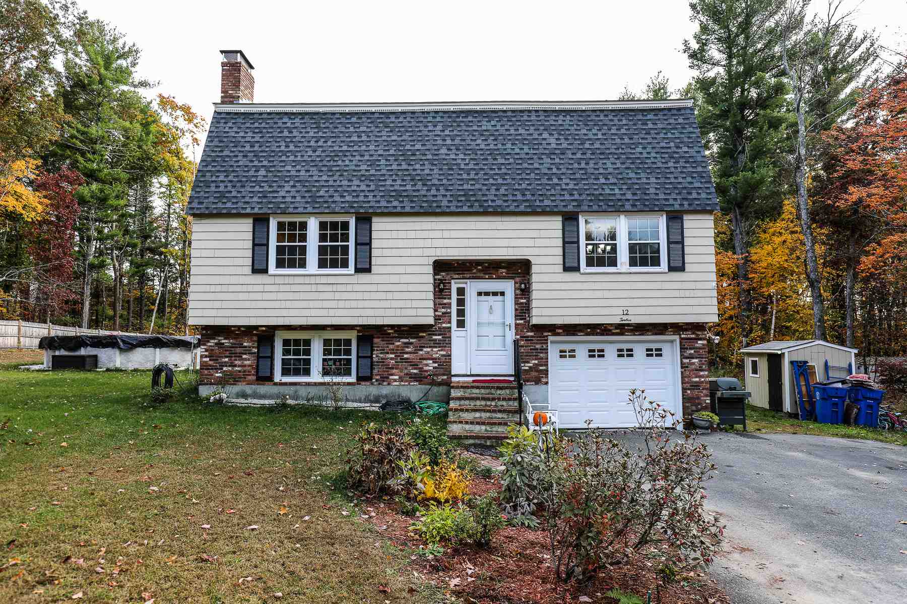12 Shasta Dr Londonderry Nh 03053 Mls 4835572 Coldwell Banker