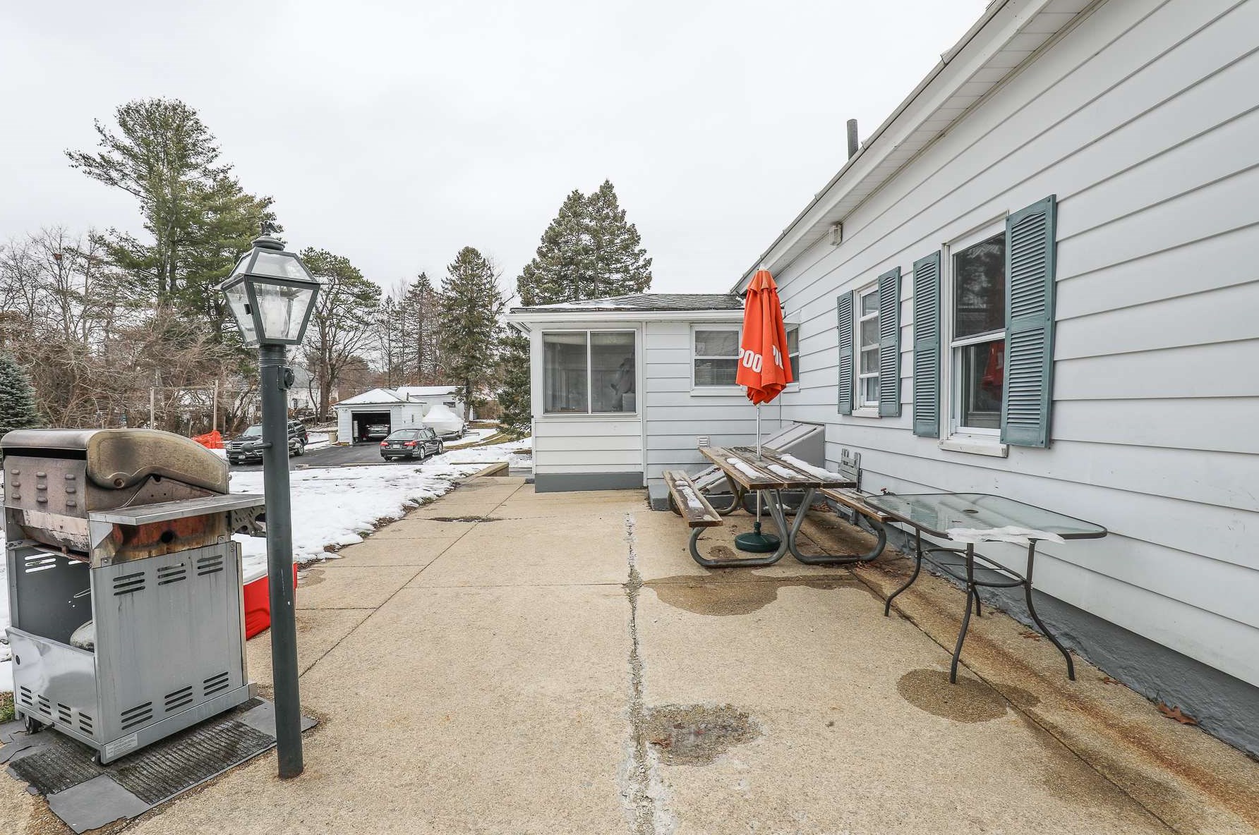 43 Fremont St, Manchester NH 03103-2919 exterior