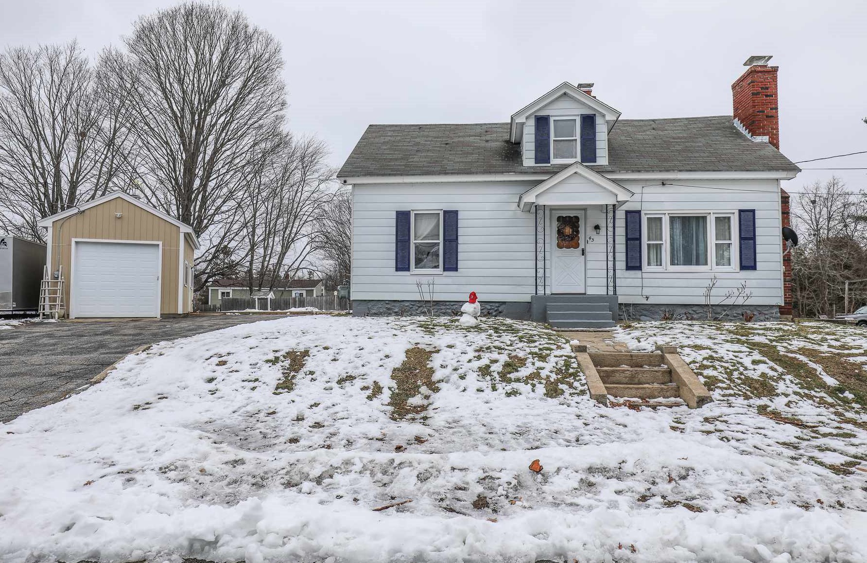 43 Fremont St, Manchester NH 03103-2919 exterior