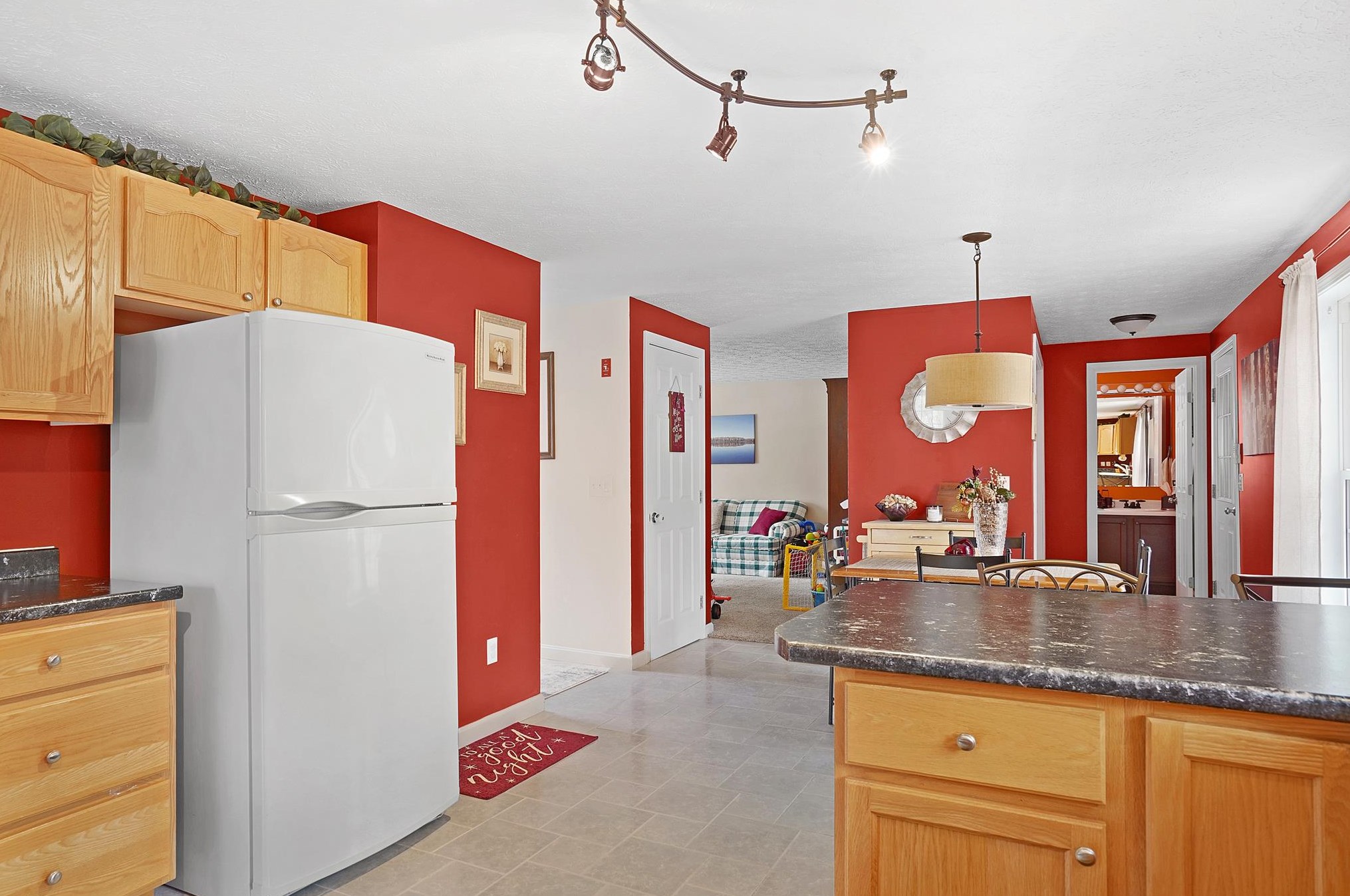 14 Kyle Rd, Merrimack NH 03054-4573 exterior