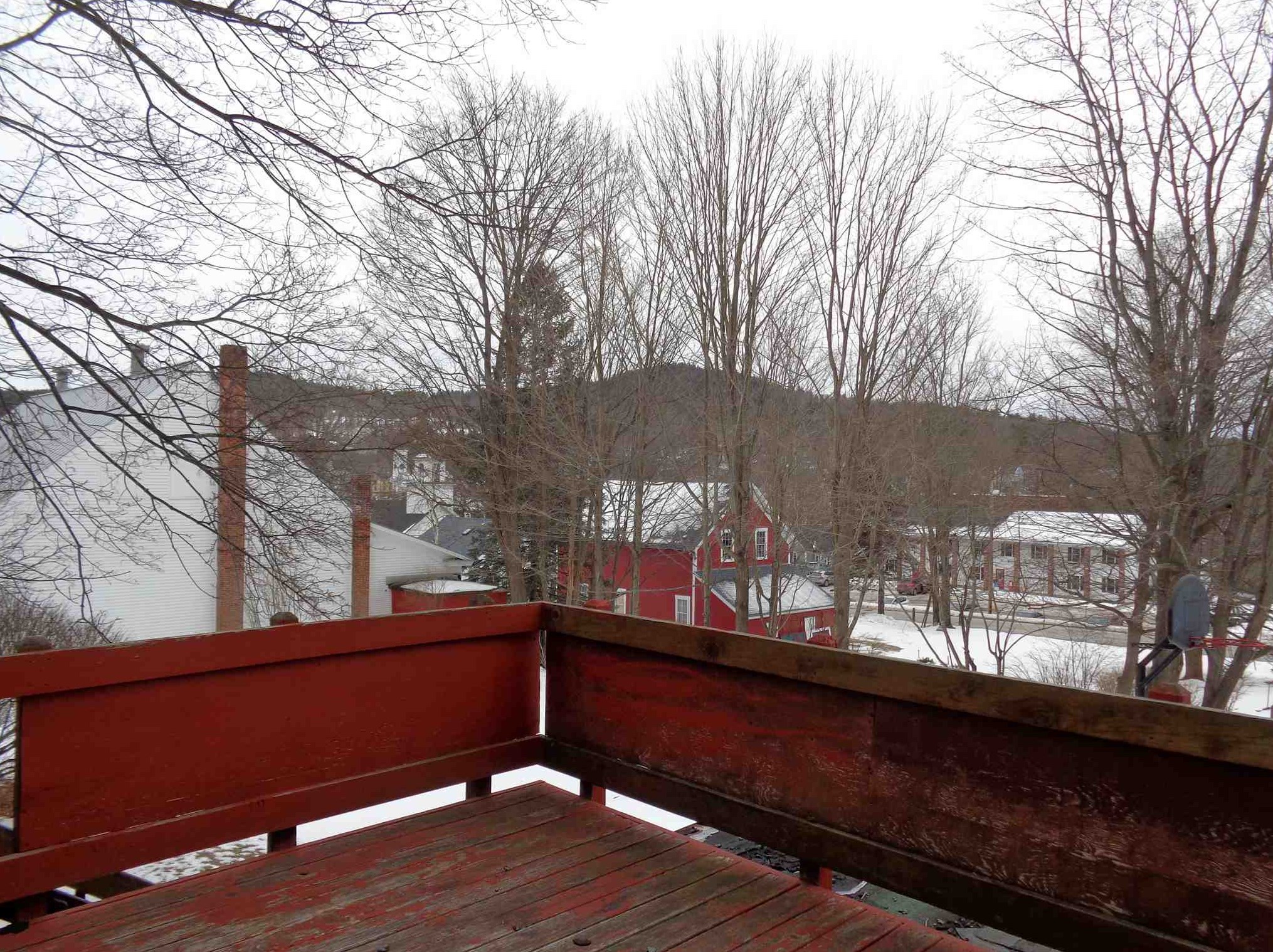 18 Winter St, Bridgewater NH 03264-1422 exterior