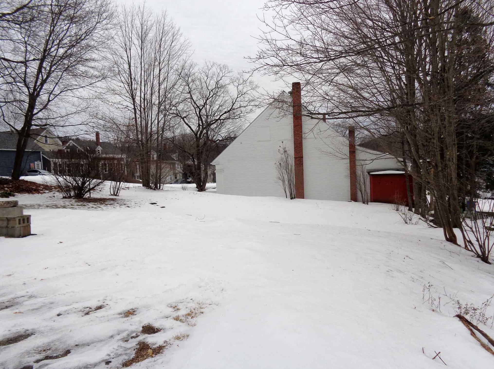 18 Winter St, Bridgewater NH 03264-1422 exterior