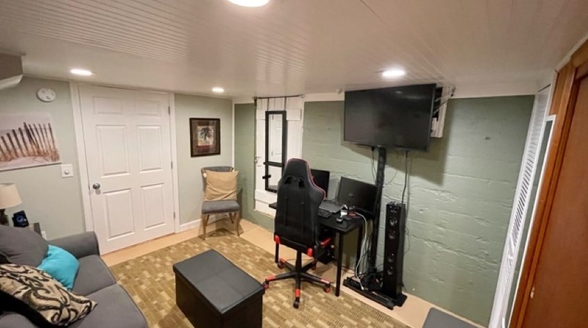 21 Pne St, Manchester NH 03103-5331 exterior