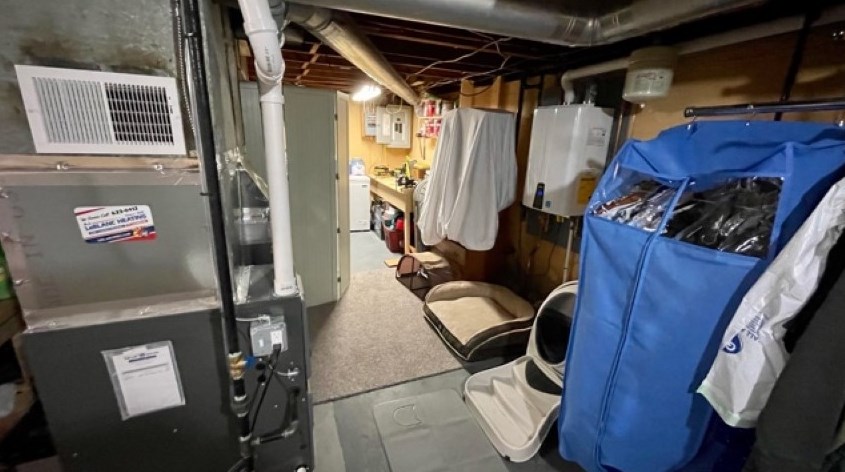 21 Pne St, Manchester NH 03103-5331 exterior