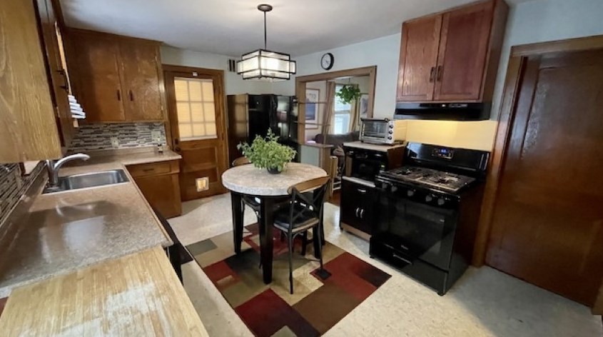 21 Pne St, Manchester NH 03103-5331 exterior