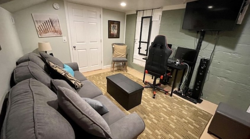 21 Pne St, Manchester NH 03103-5331 exterior