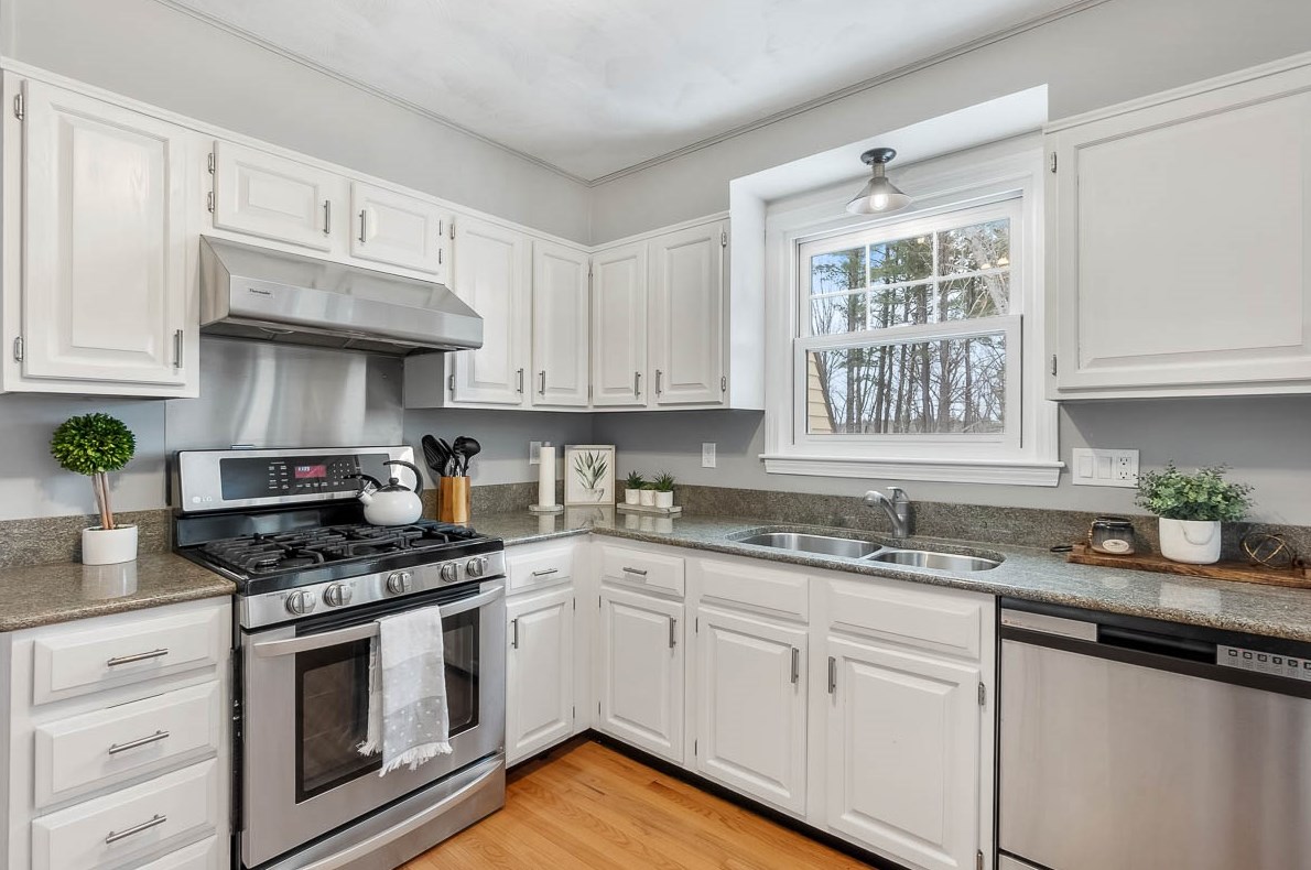 3 Langdon Rd, Windham NH 03087-2343 exterior