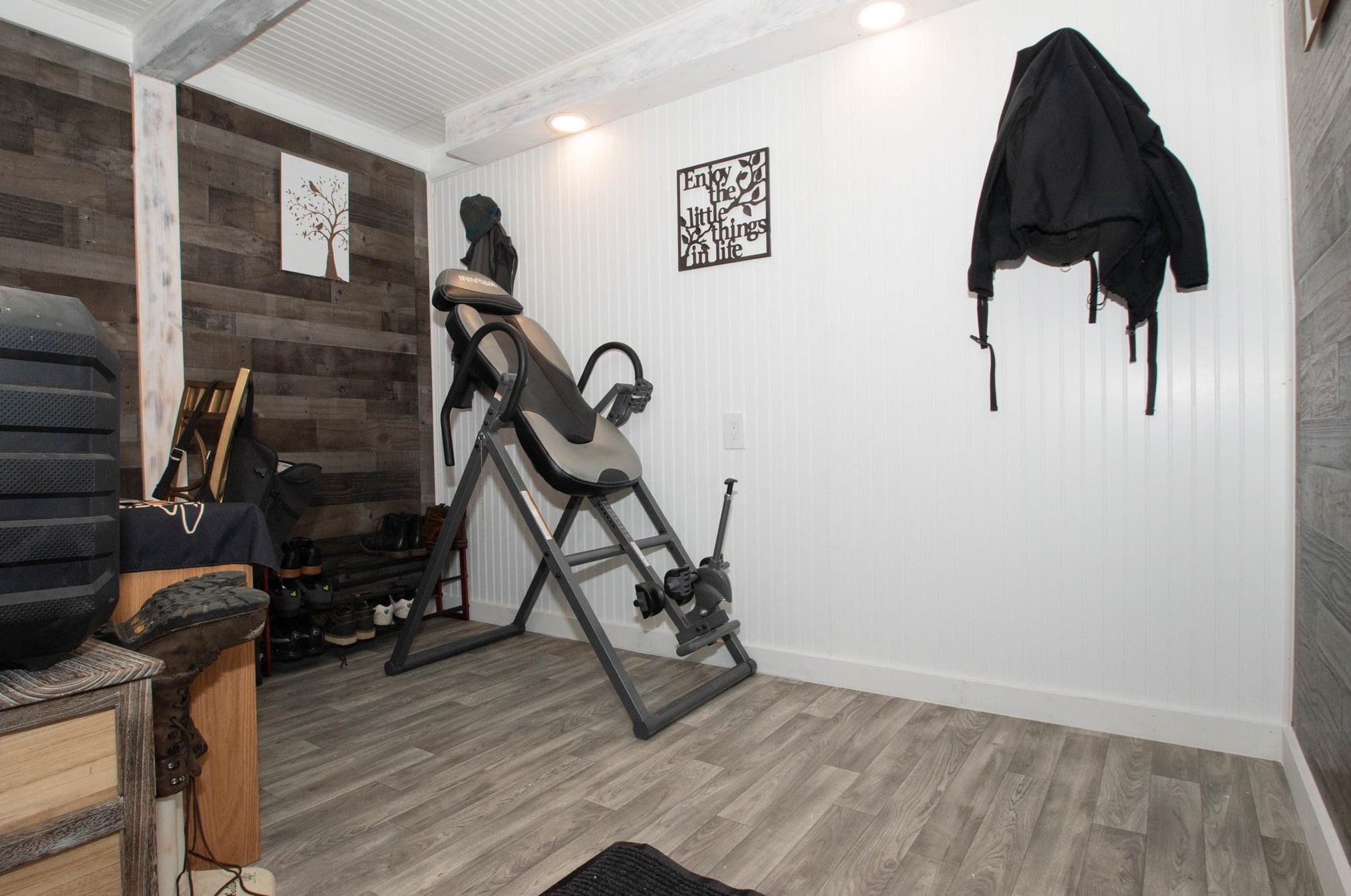 660 Montgomery St, Manchester NH 03102-3523 exterior