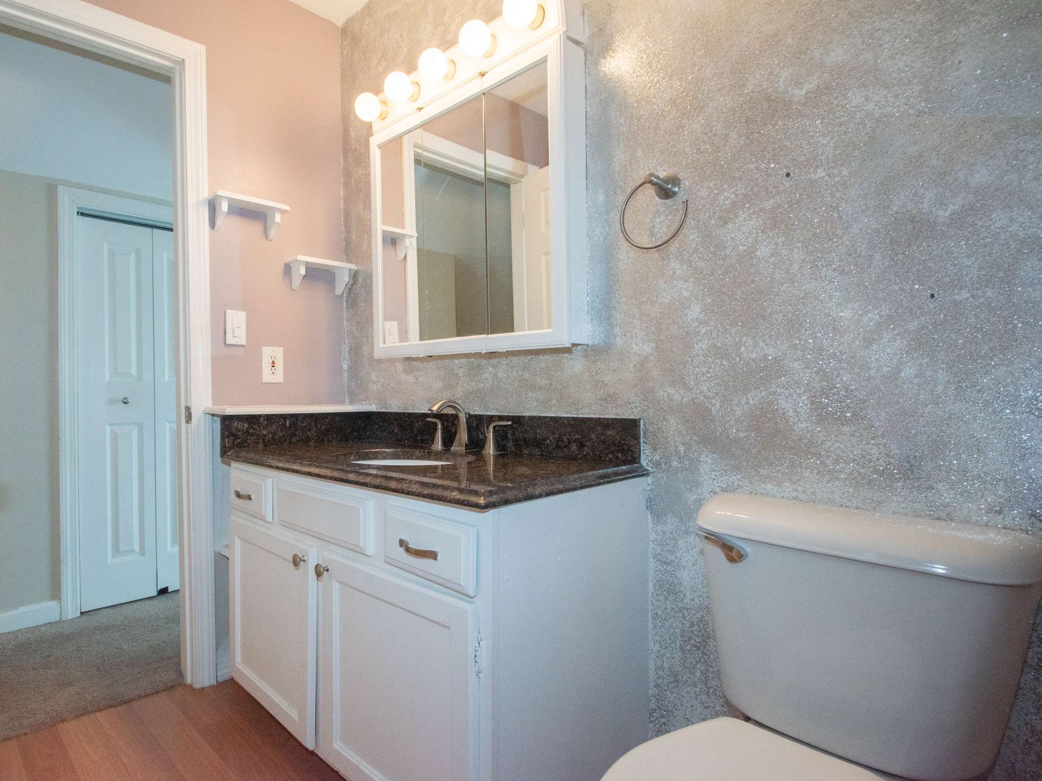 660 Montgomery St, Manchester NH 03102-3523 exterior