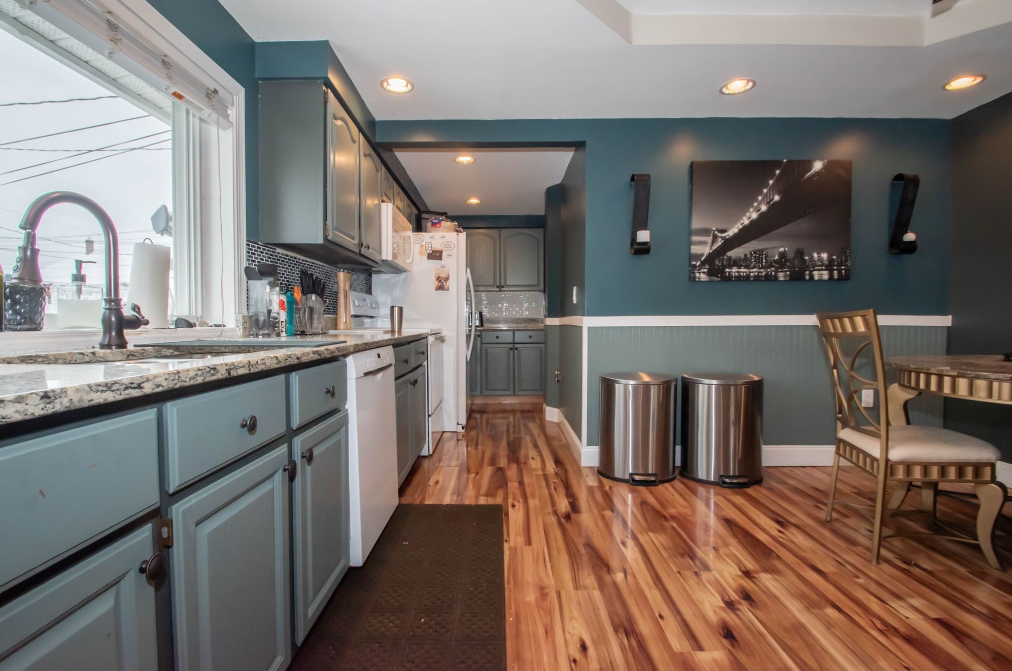 660 Montgomery St, Manchester NH 03102-3523 exterior