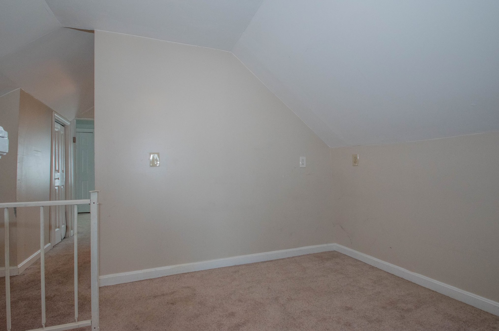 660 Montgomery St, Manchester NH 03102-3523 exterior