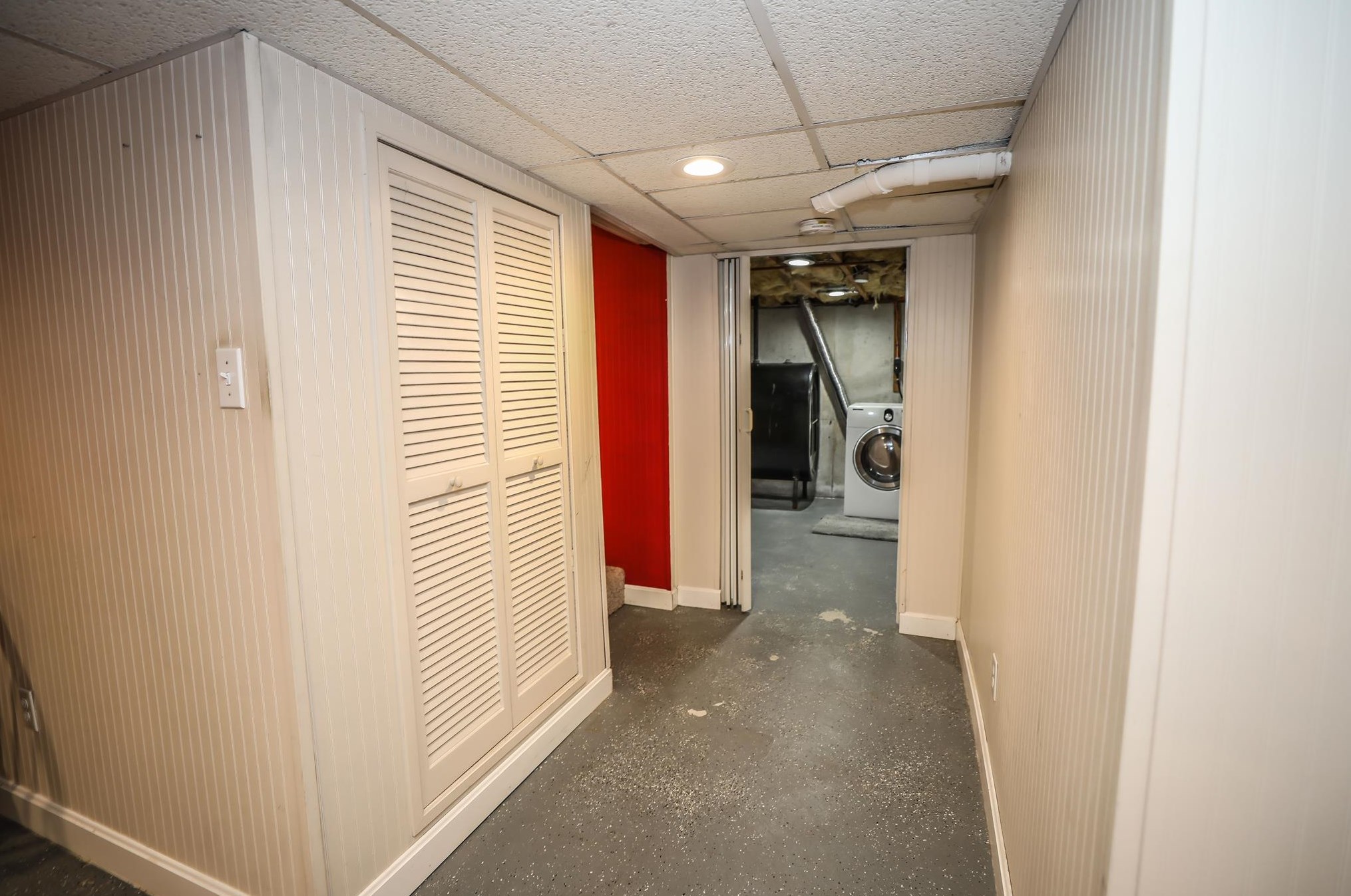 1 Victoria Dr, Merrimack NH 03054-3115 exterior