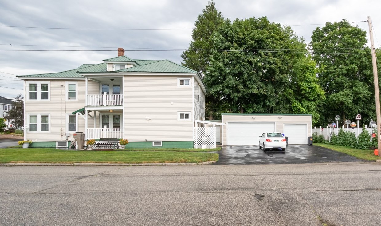 498 Kelley St, Manchester NH  03102-2917 exterior