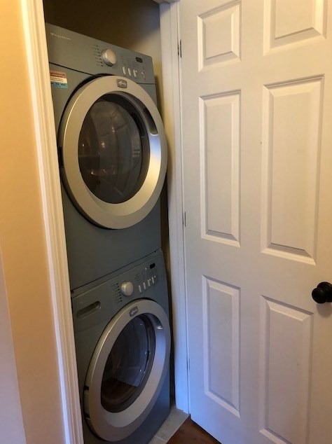 77 Hackett Hl Rd, Manchester NH 03106-2522 exterior