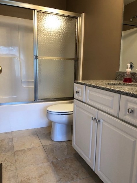 77 Hackett Hl Rd, Manchester NH 03106-2522 exterior