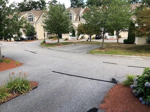 77 Hackett Hl Rd, Manchester NH 03106-2522 exterior