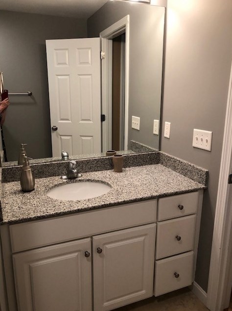 77 Hackett Hl Rd, Manchester NH 03106-2522 exterior