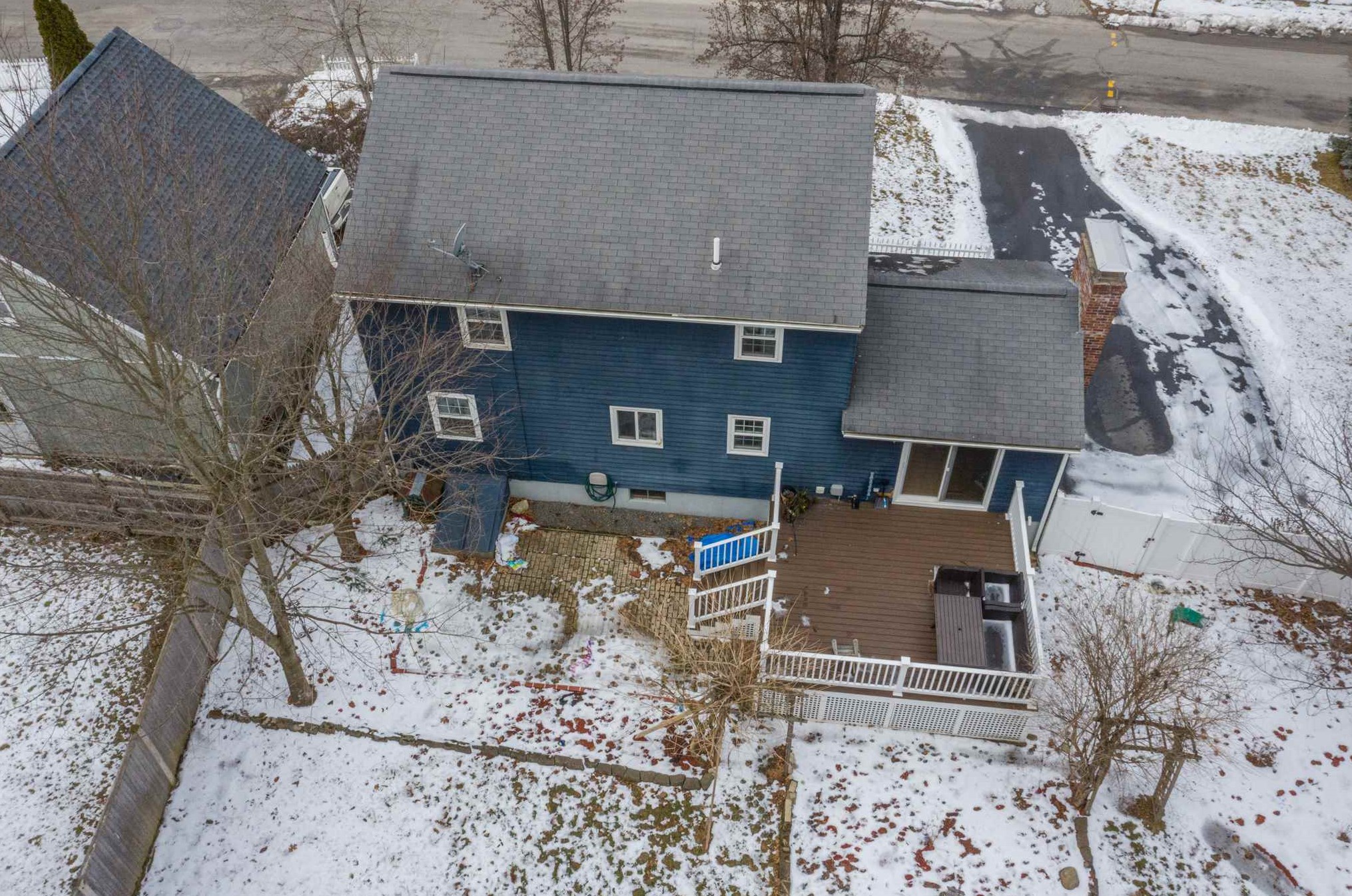 3 Cota Rd, Merrimack NH 03054-4048 exterior