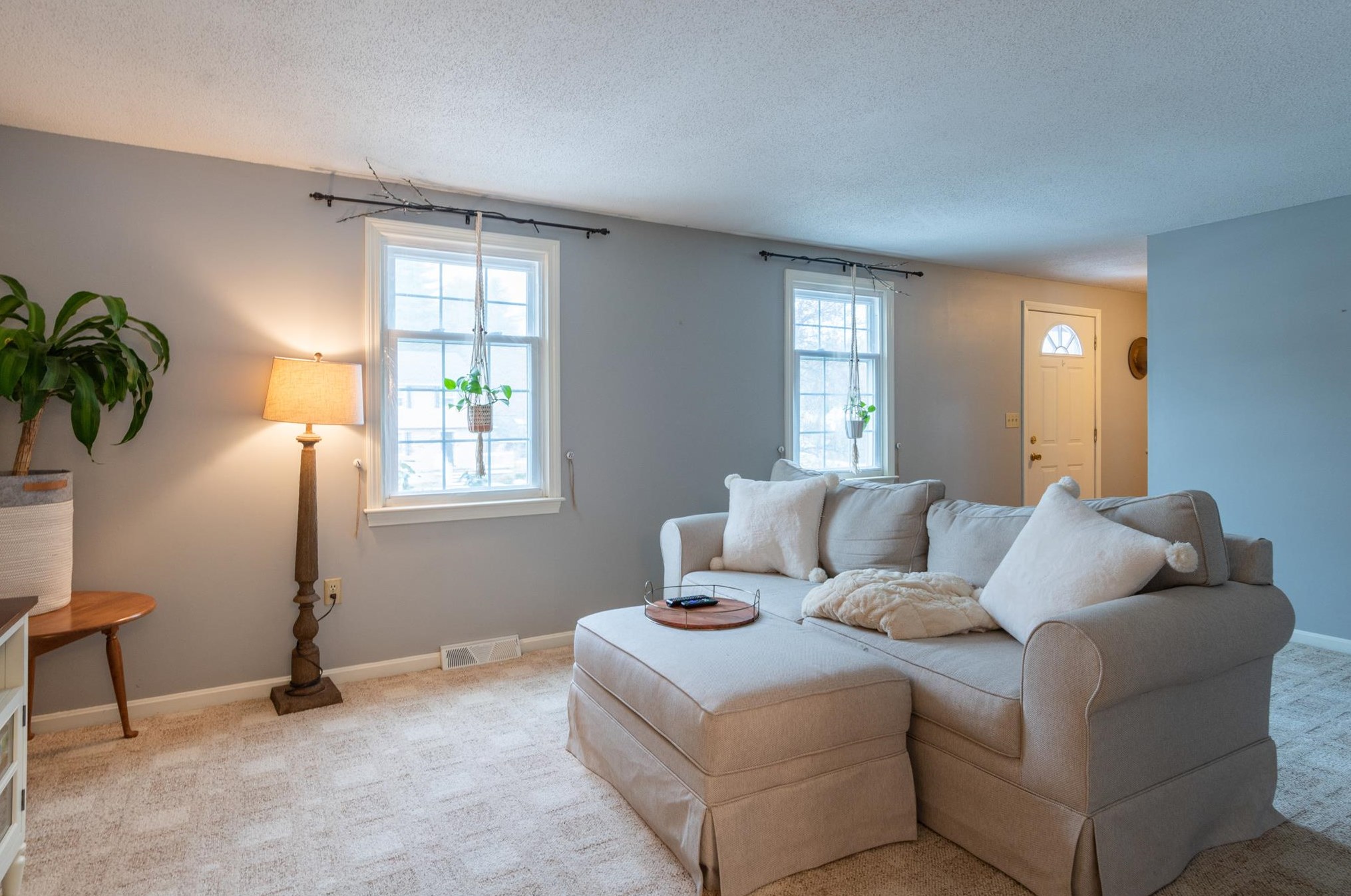 3 Cota Rd, Merrimack NH 03054-4048 exterior