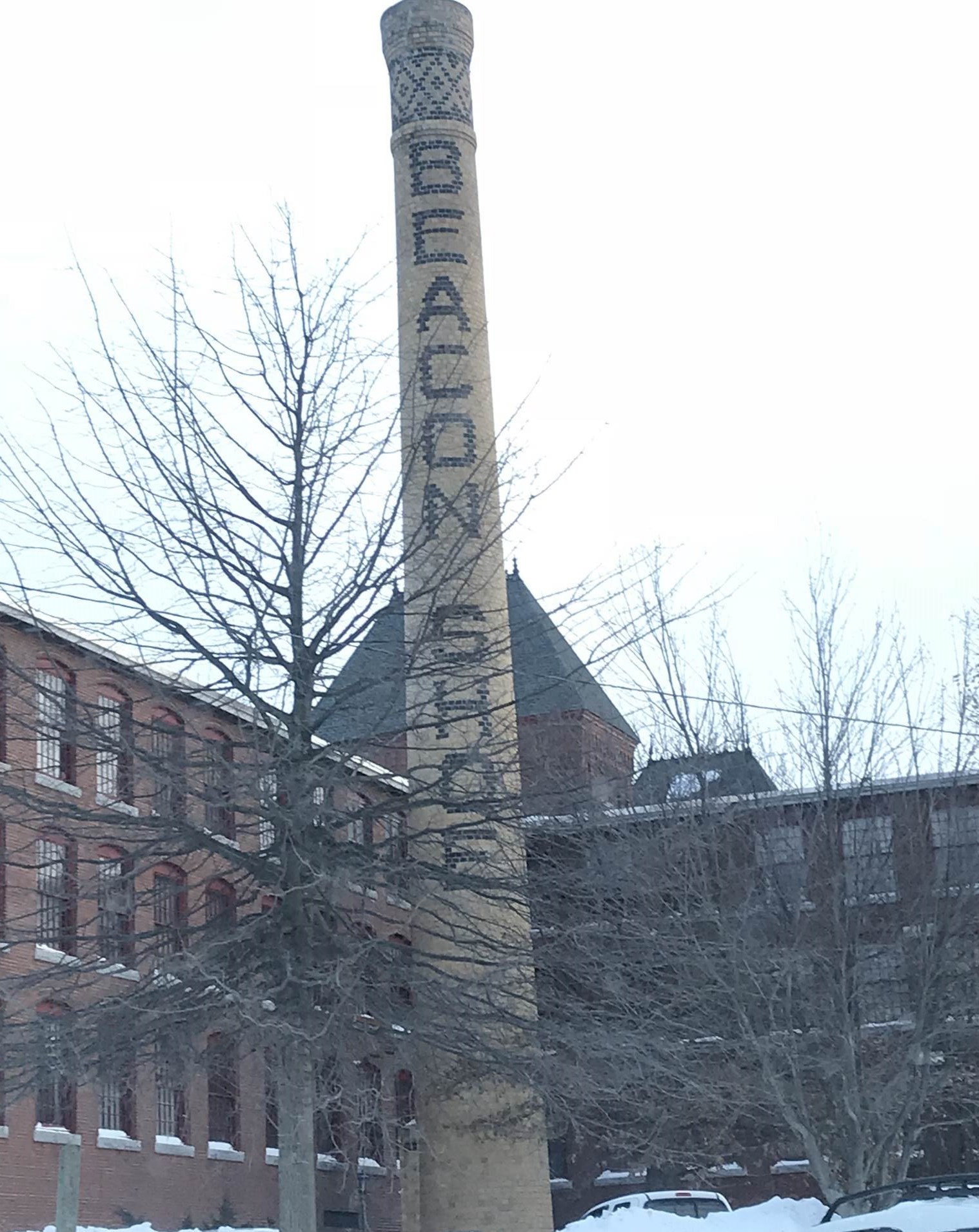 470 Silver St, Manchester NH  03103-5000 exterior