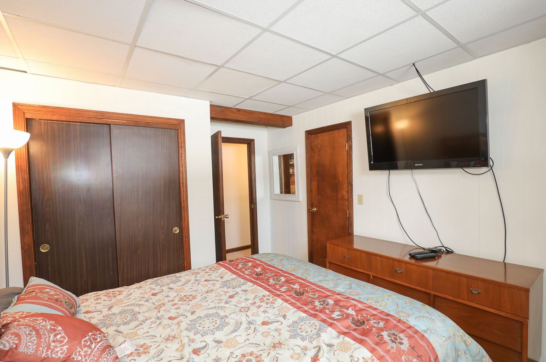 12 Frst Ln, Hudson NH  03052 exterior