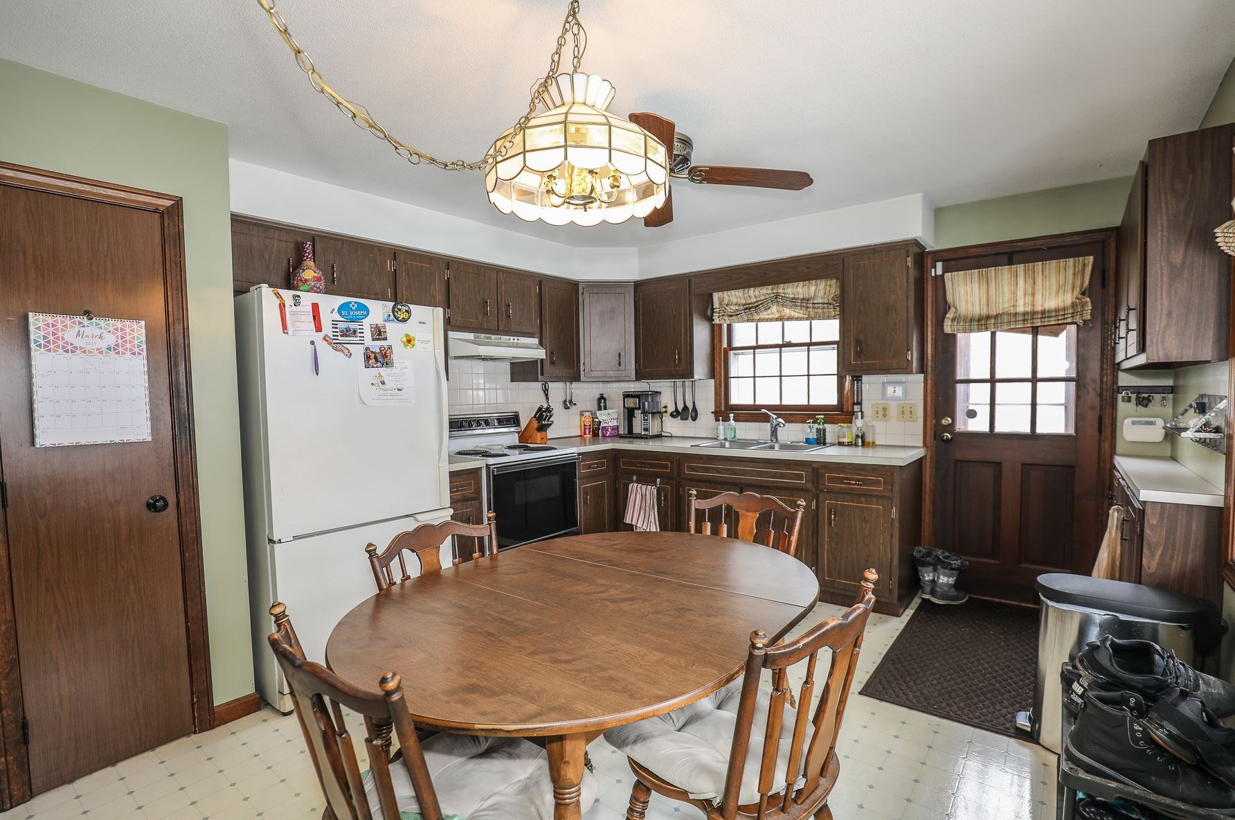 12 Frst Ln, Hudson NH  03052 exterior