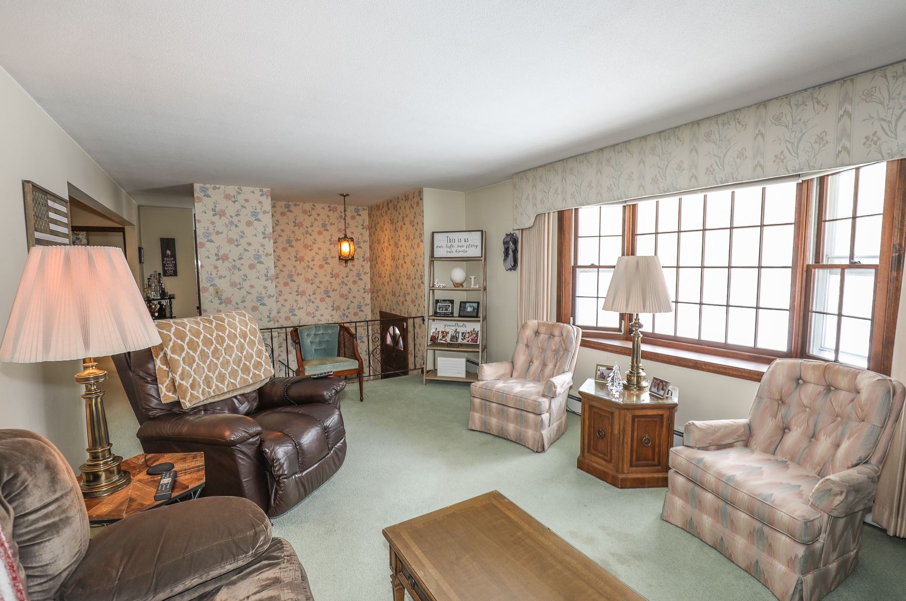 12 Frst Ln, Hudson NH  03052 exterior