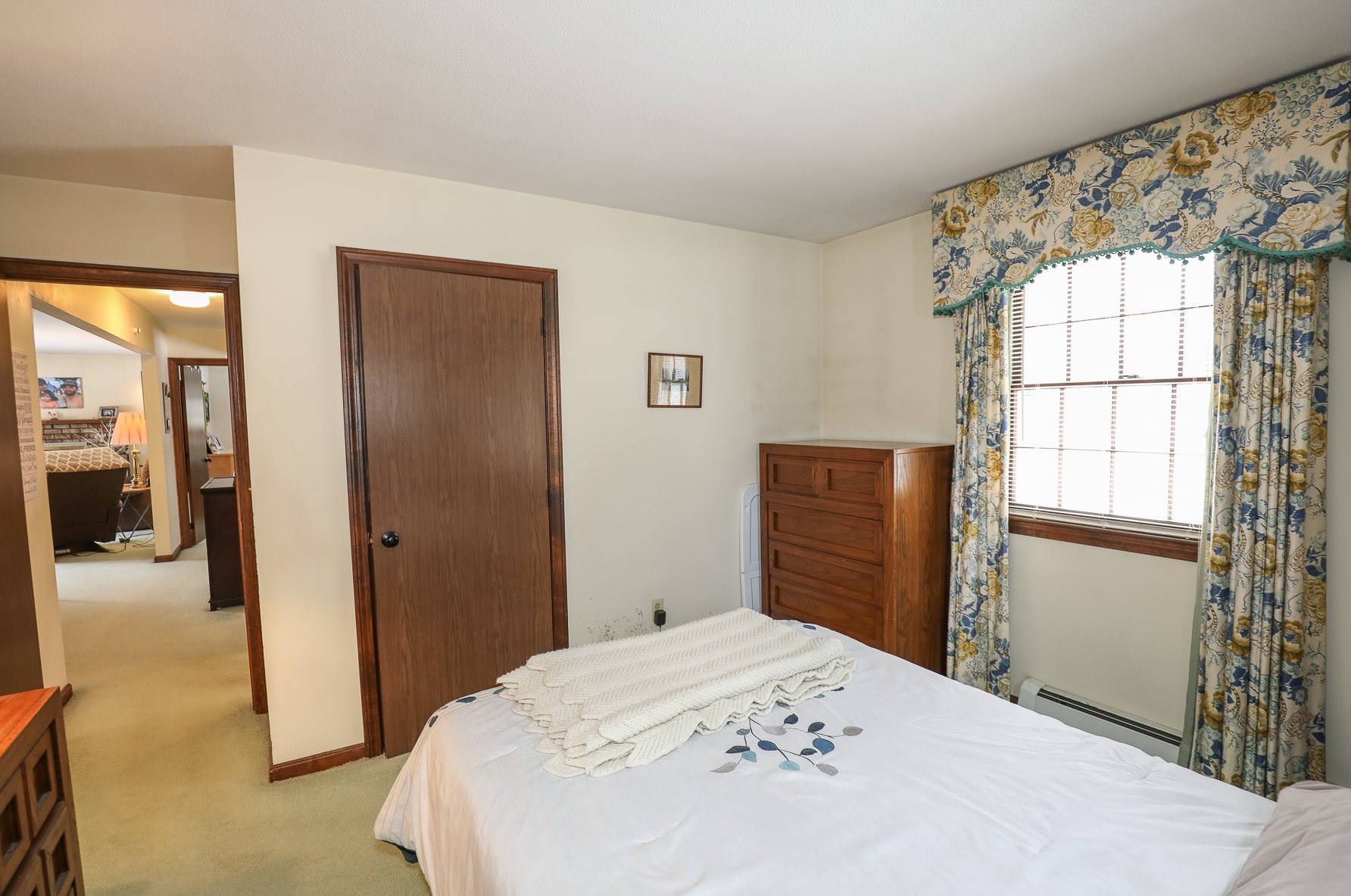 12 Frst Ln, Hudson NH  03052 exterior