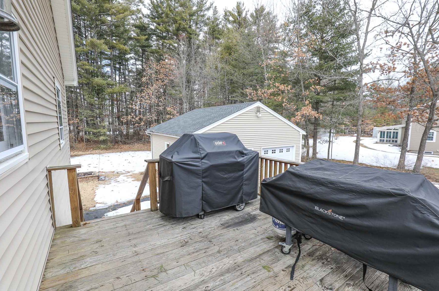 12 Frst Ln, Hudson NH  03052 exterior