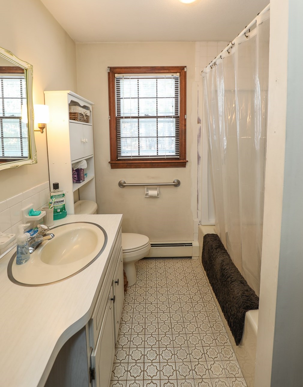 12 Frst Ln, Hudson NH  03052 exterior