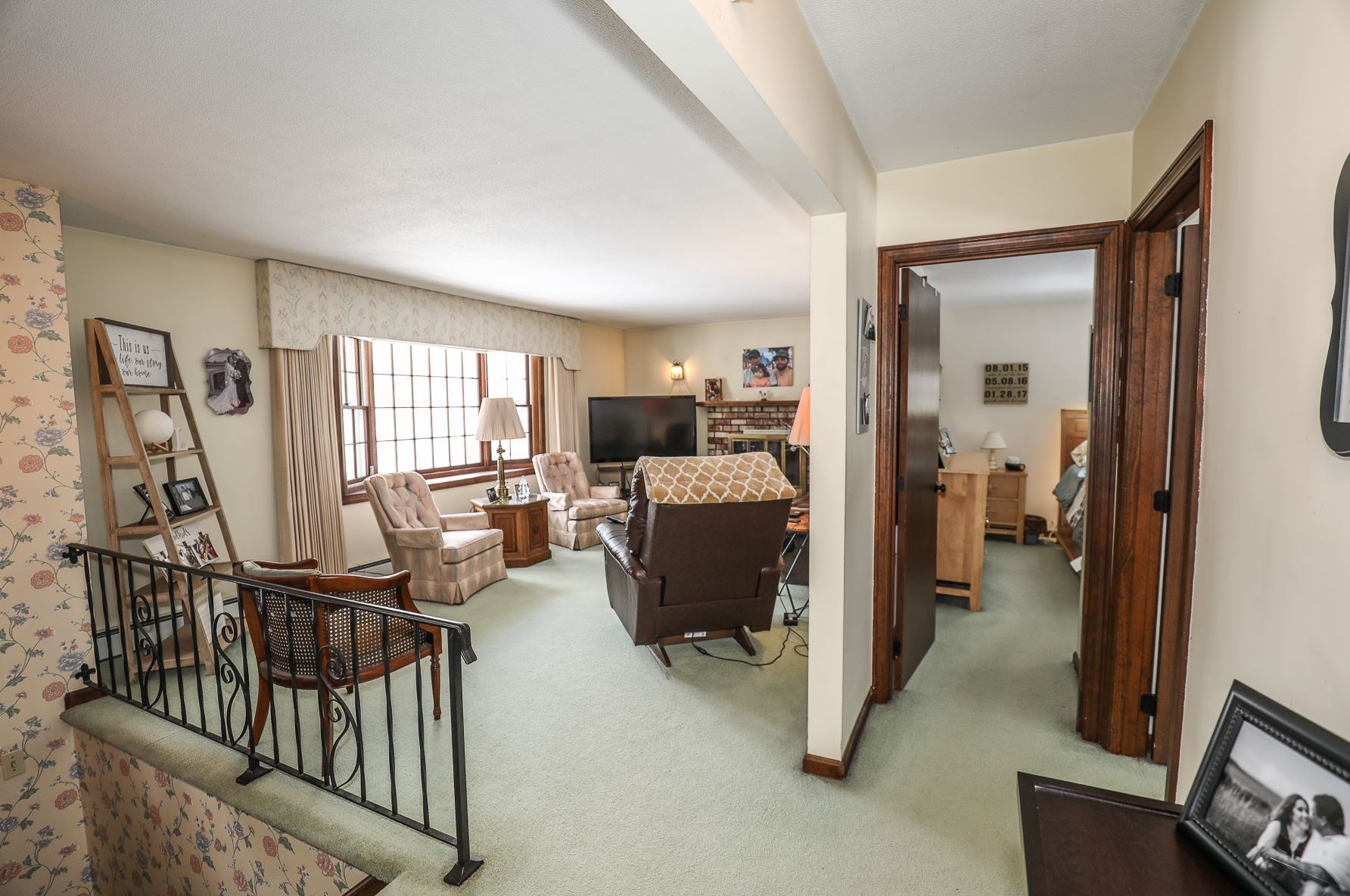 12 Frst Ln, Hudson NH  03052 exterior