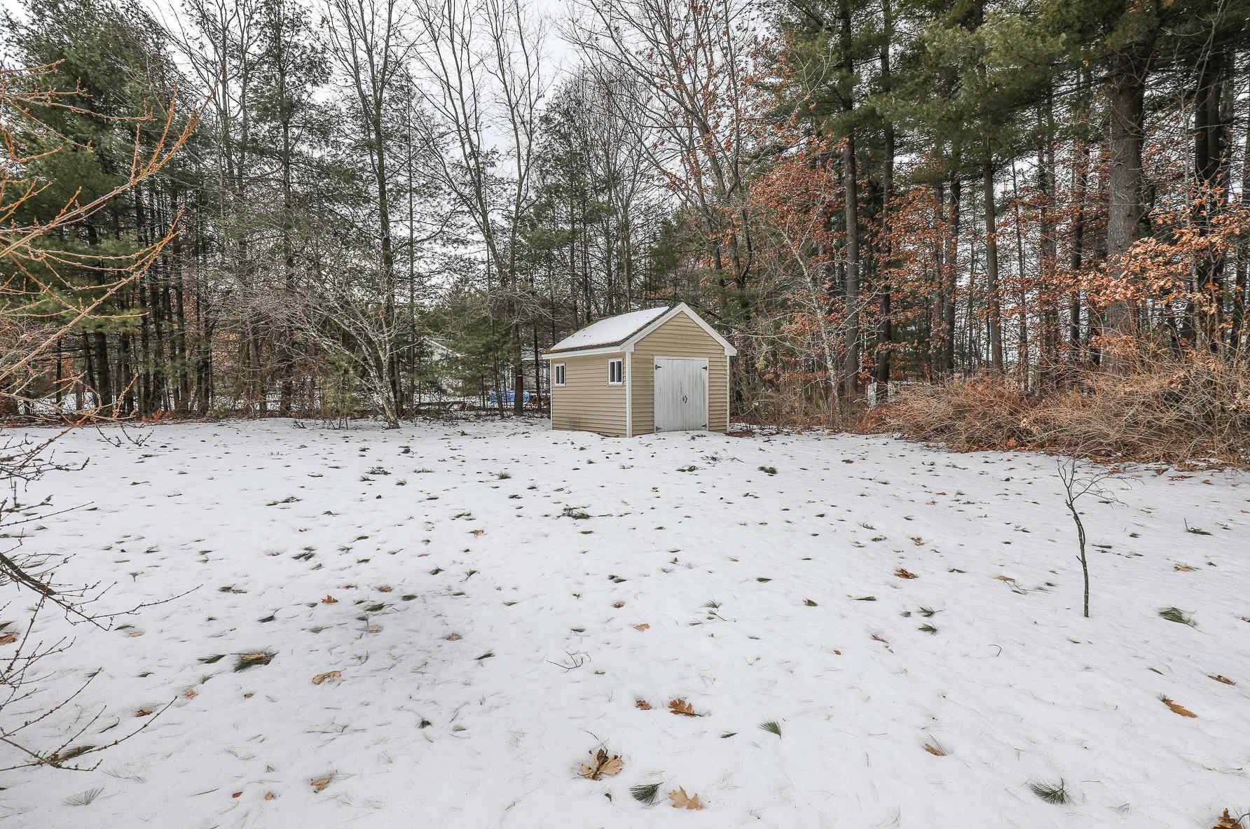 12 Frst Ln, Hudson NH  03052 exterior