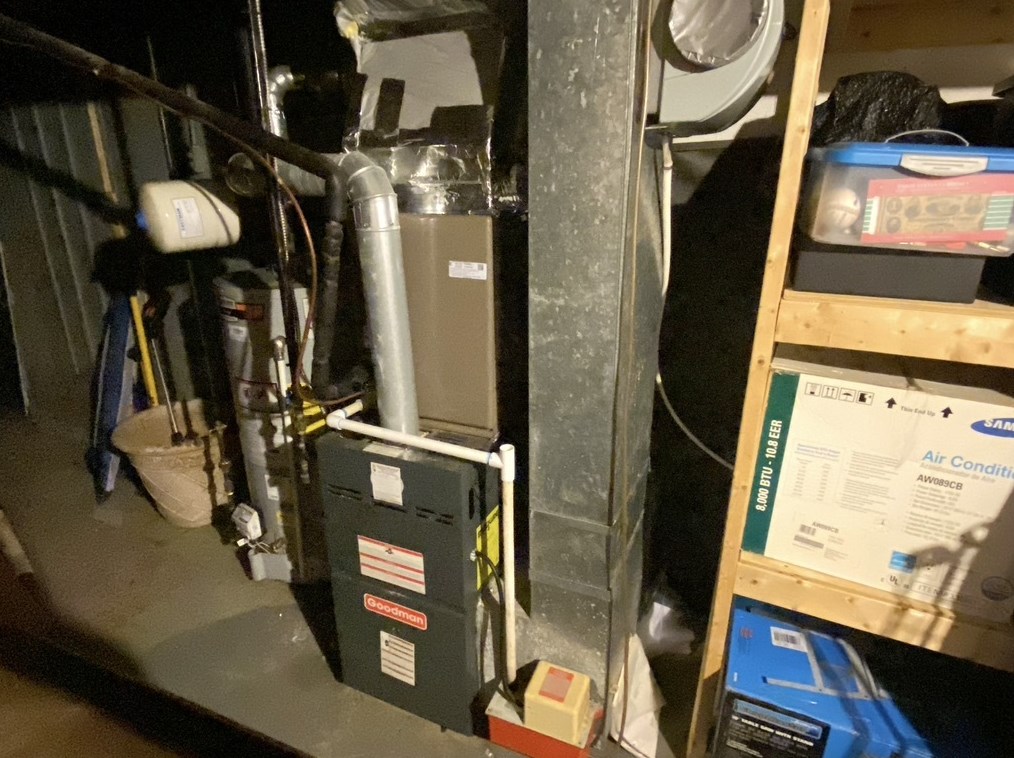 1555 Bodwell Rd, Manchester NH  03109-5845 exterior