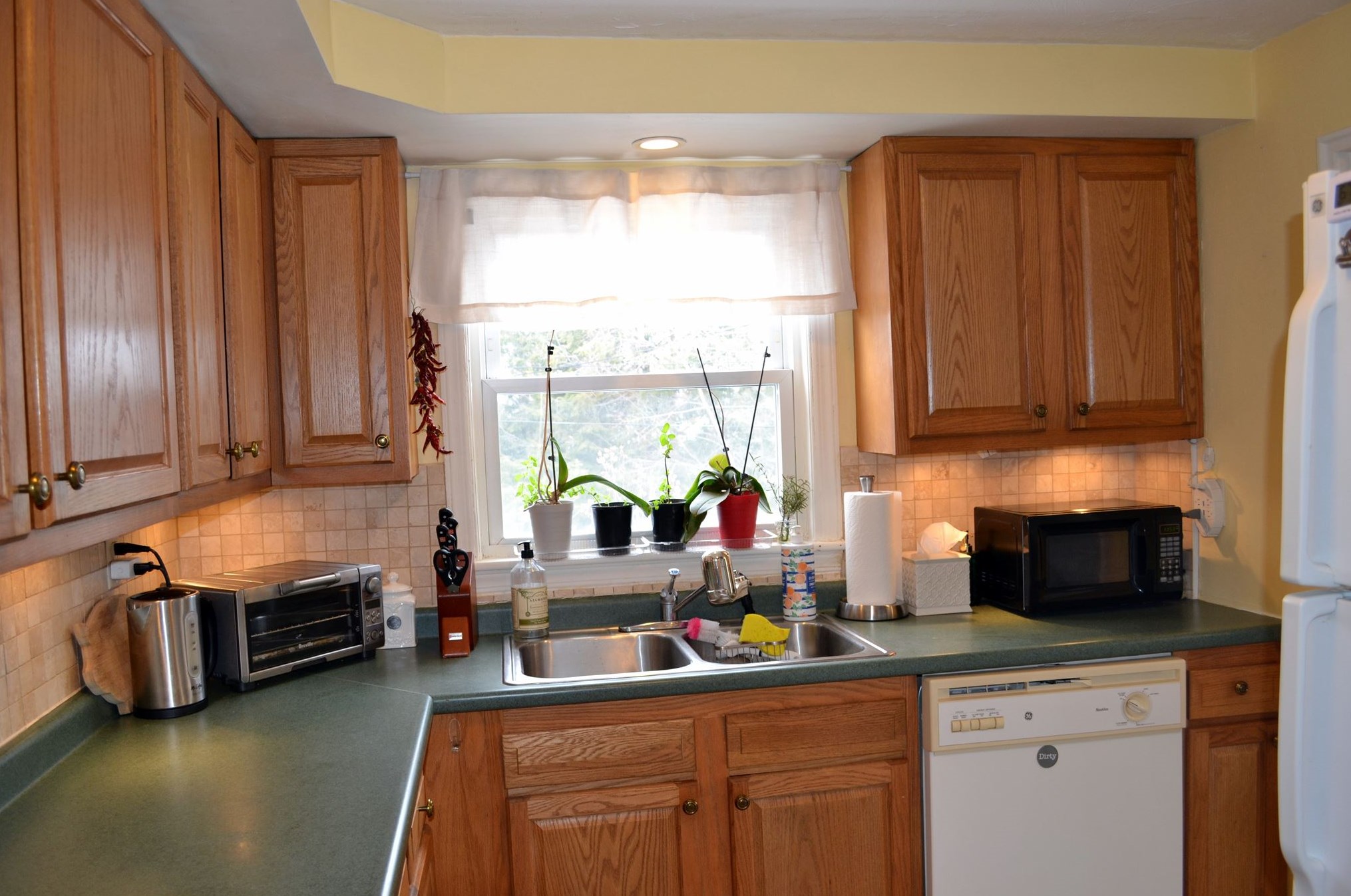 88 Harold St, Manchester NH  03104-1714 exterior