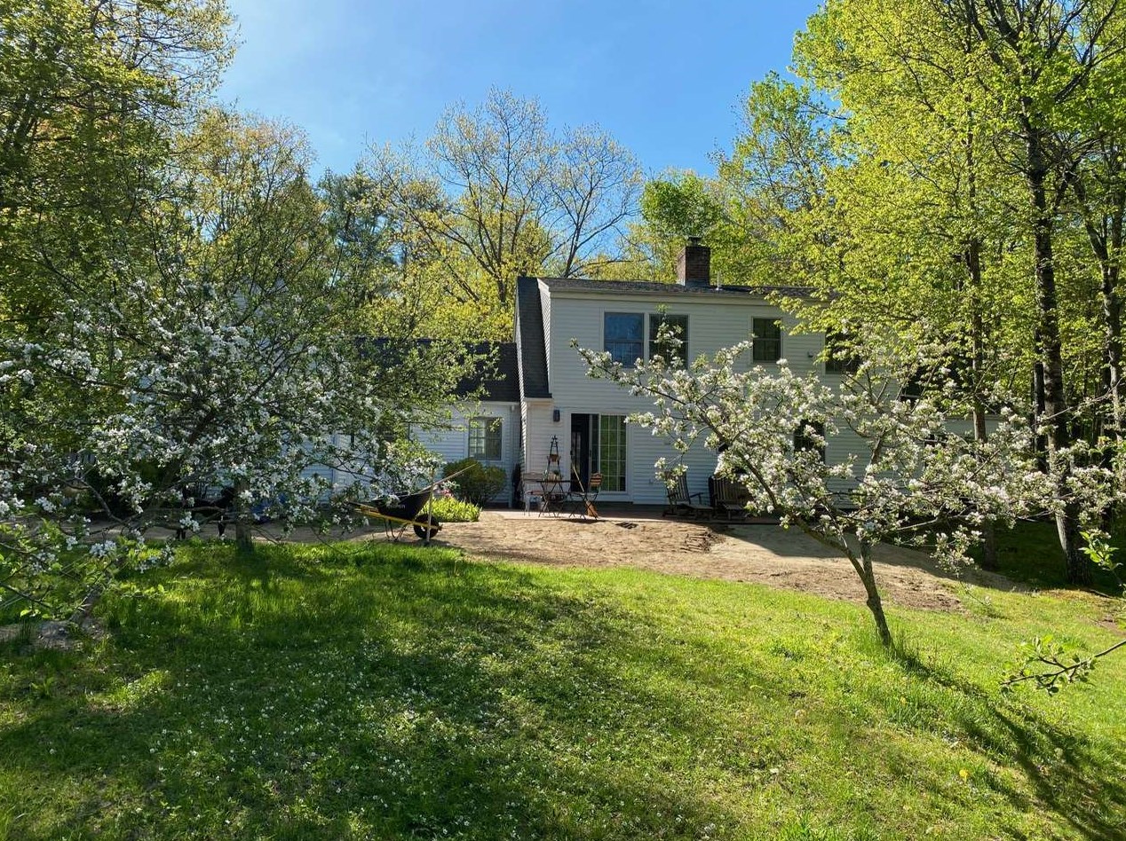 14 Smith St, Bridgewater NH 03264-3902 exterior