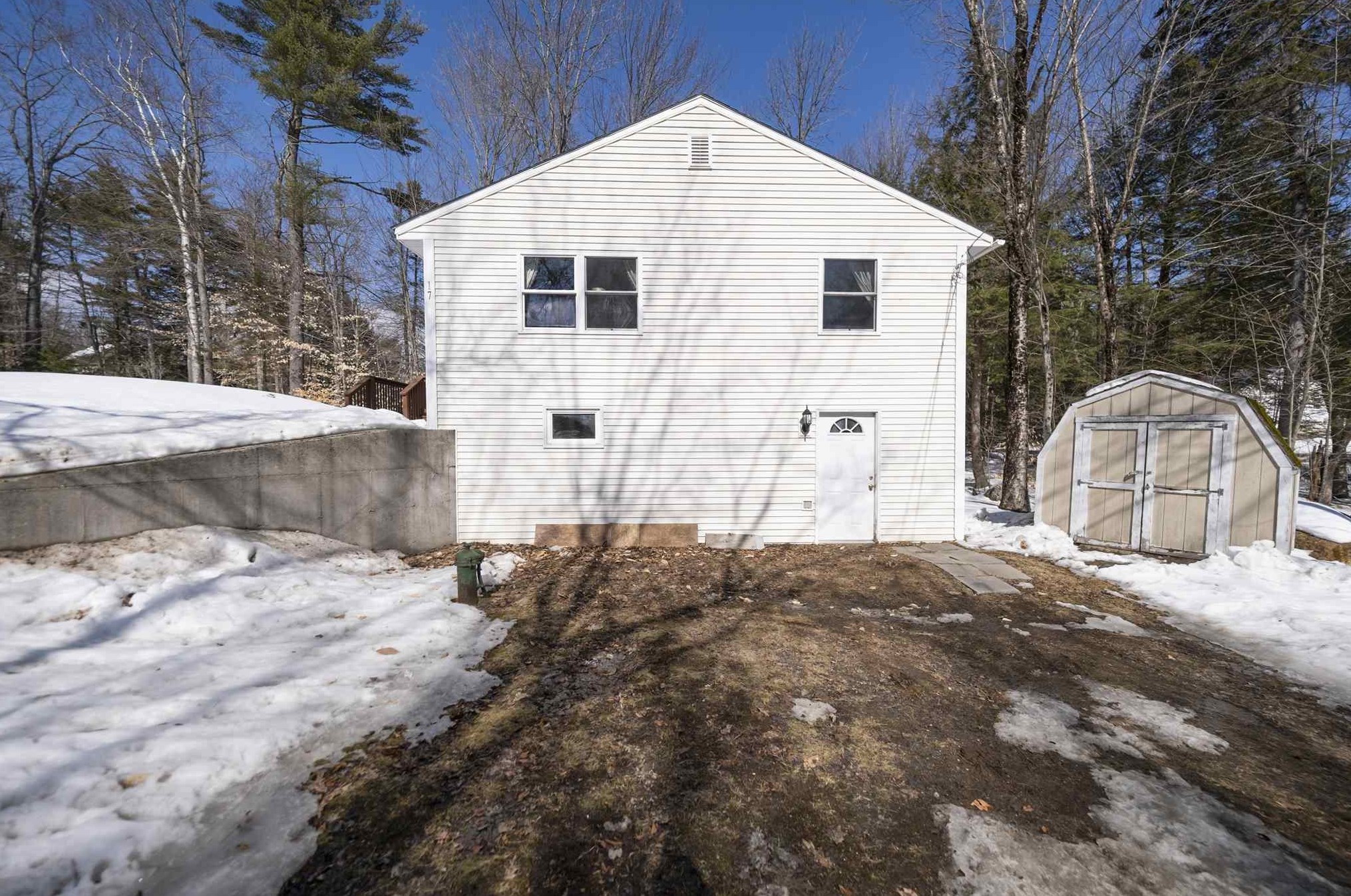 17 Drake Ave, Gilmanton NH  03237-4402 exterior