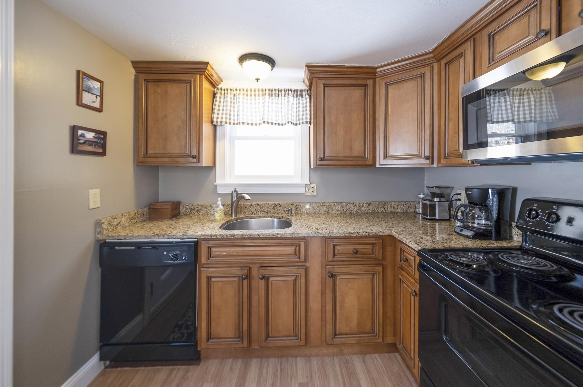 17 Drake Ave, Gilmanton NH  03237-4403 exterior