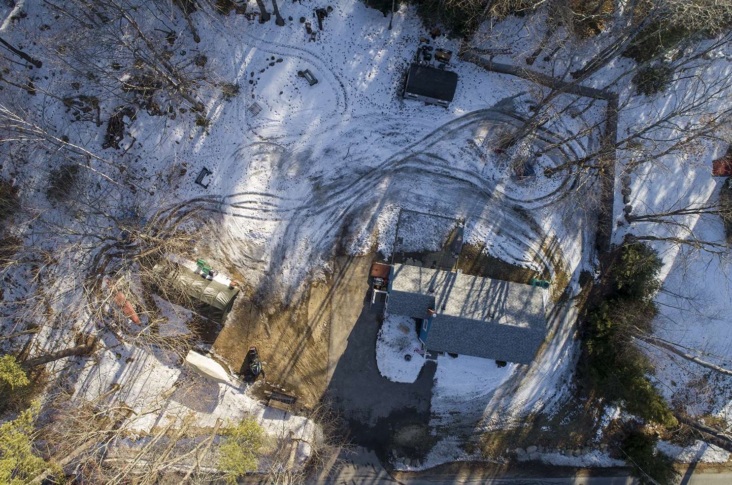 239 Ash Swamp Rd, Newmarket NH 03857-2070 exterior