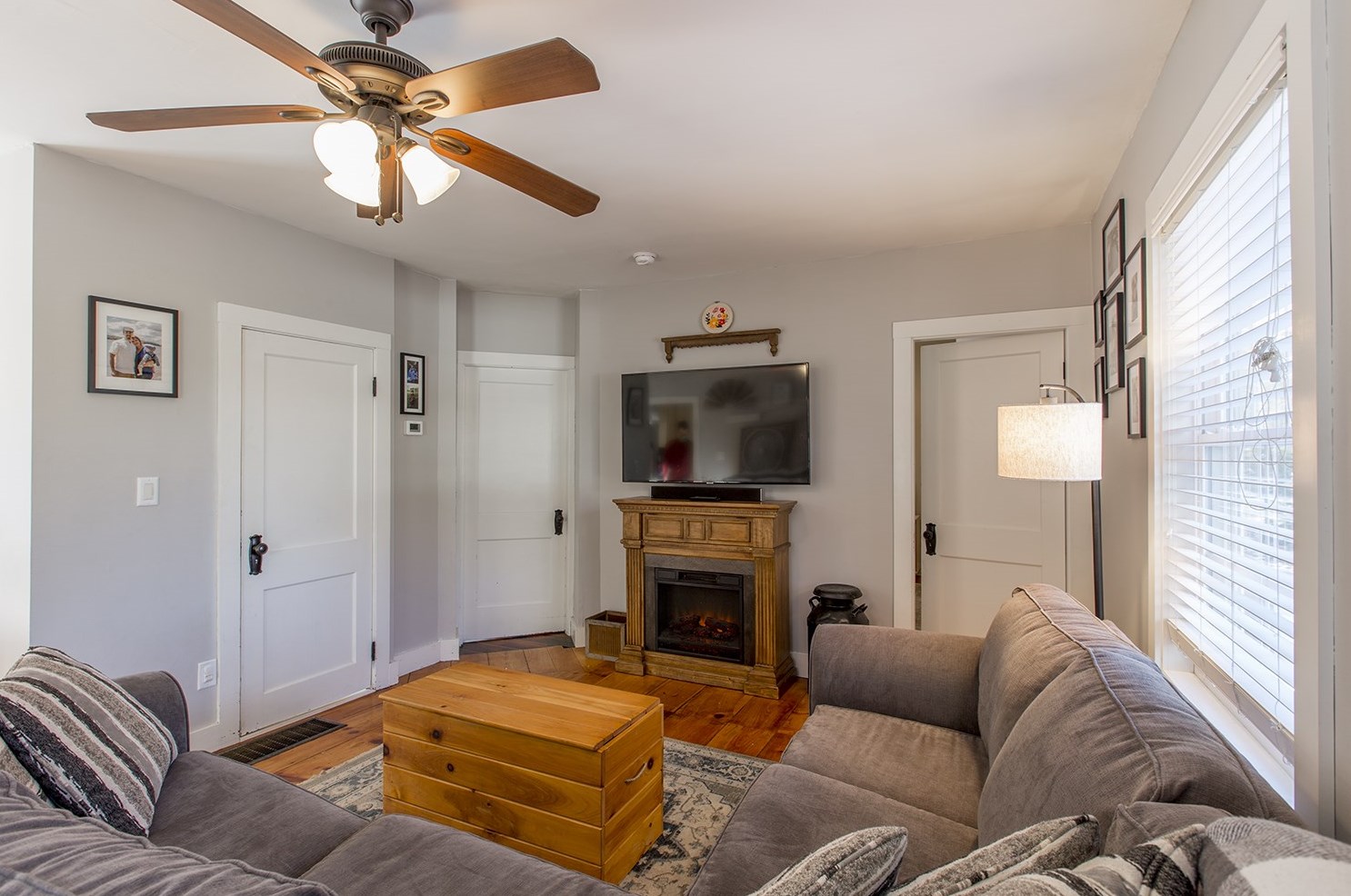 239 Ash Swamp Rd, Newmarket NH 03857-2070 exterior