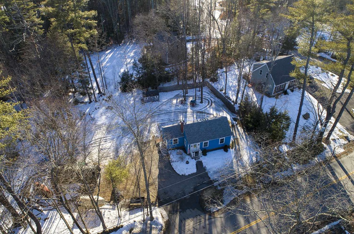 239 Ash Swamp Rd, Newmarket NH 03857-2070 exterior