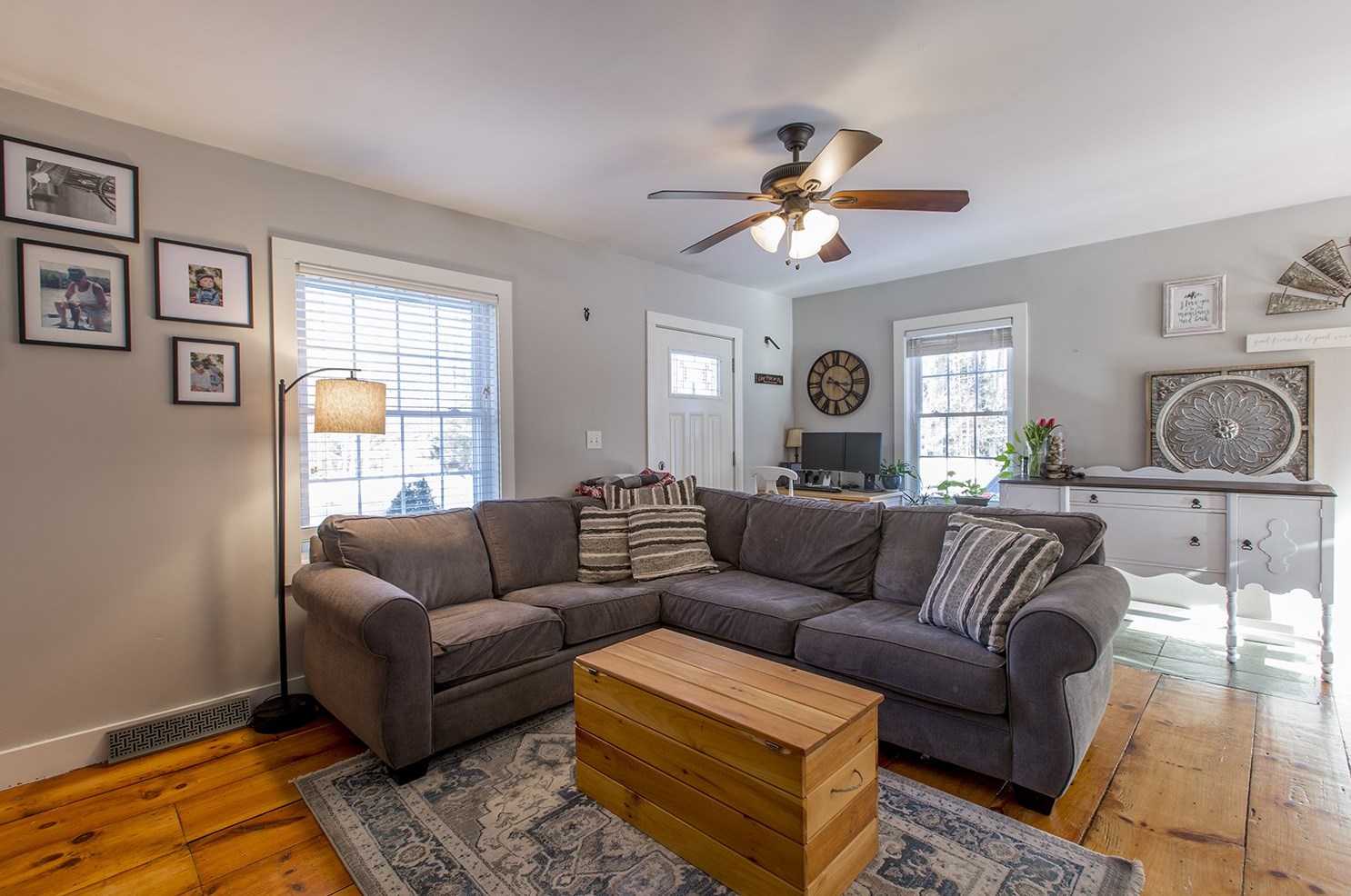 239 Ash Swamp Rd, Newmarket NH 03857-2070 exterior