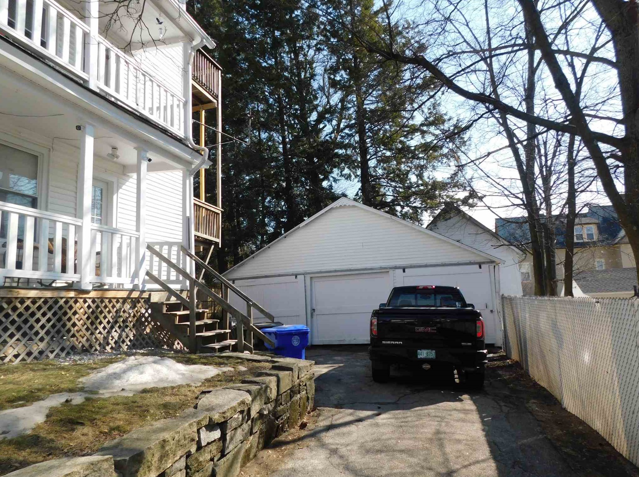 347 High St, Manchester NH 03104-6116 exterior