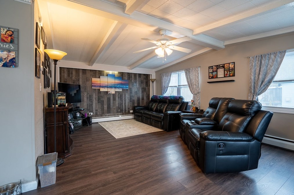 13 Briarwood Dr, Merrimack NH 03054-4746 exterior