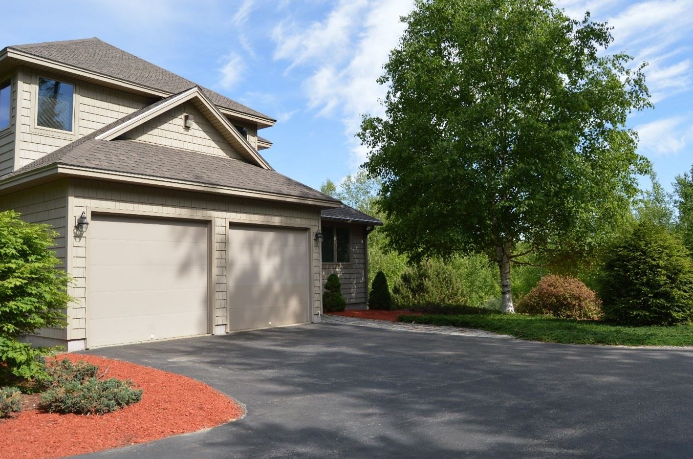 58 Autumn Ln, Bridgewater NH  03222-4526 exterior