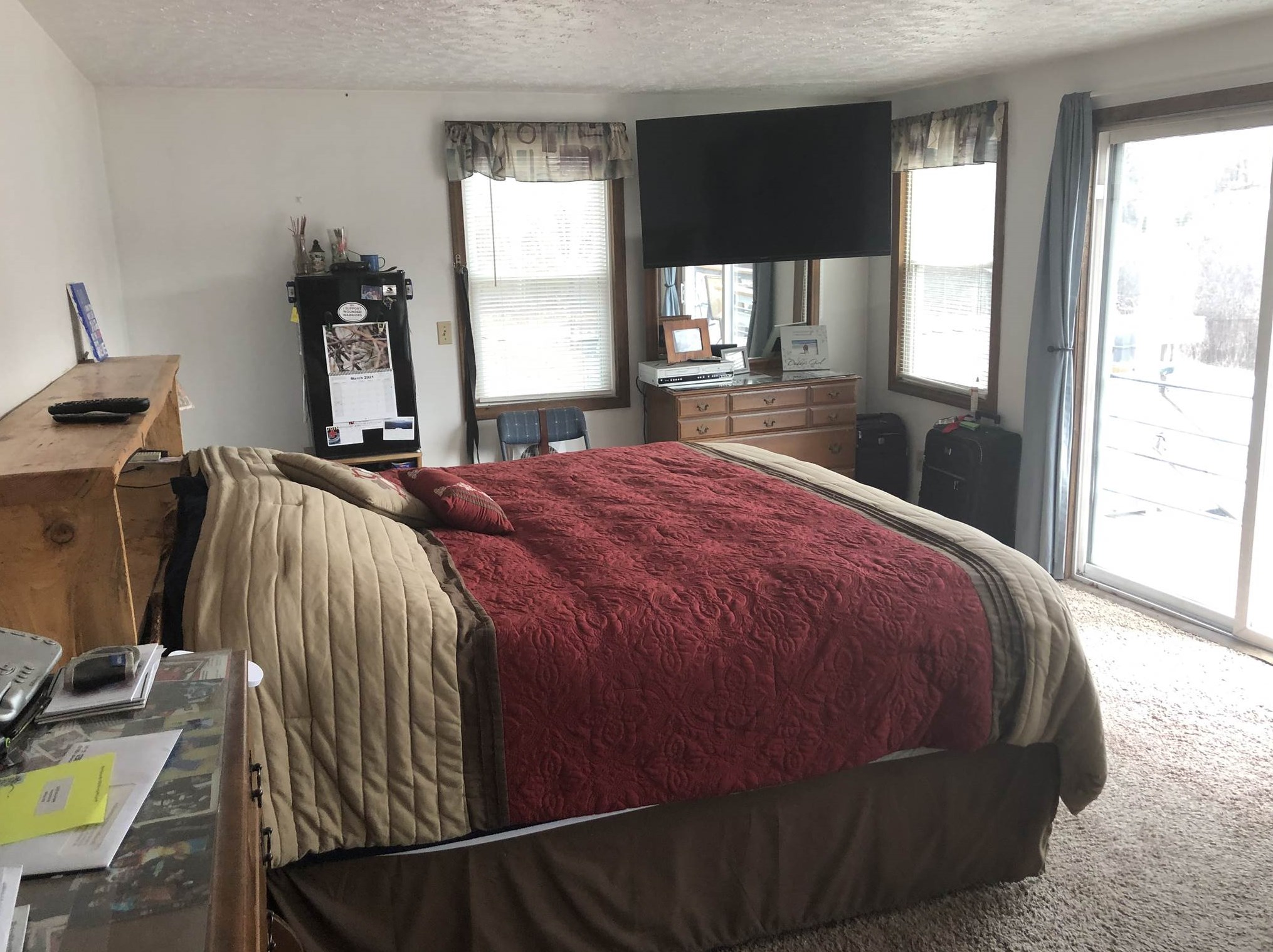 80 Forest Dr, Manchester NH  03110-6216 exterior