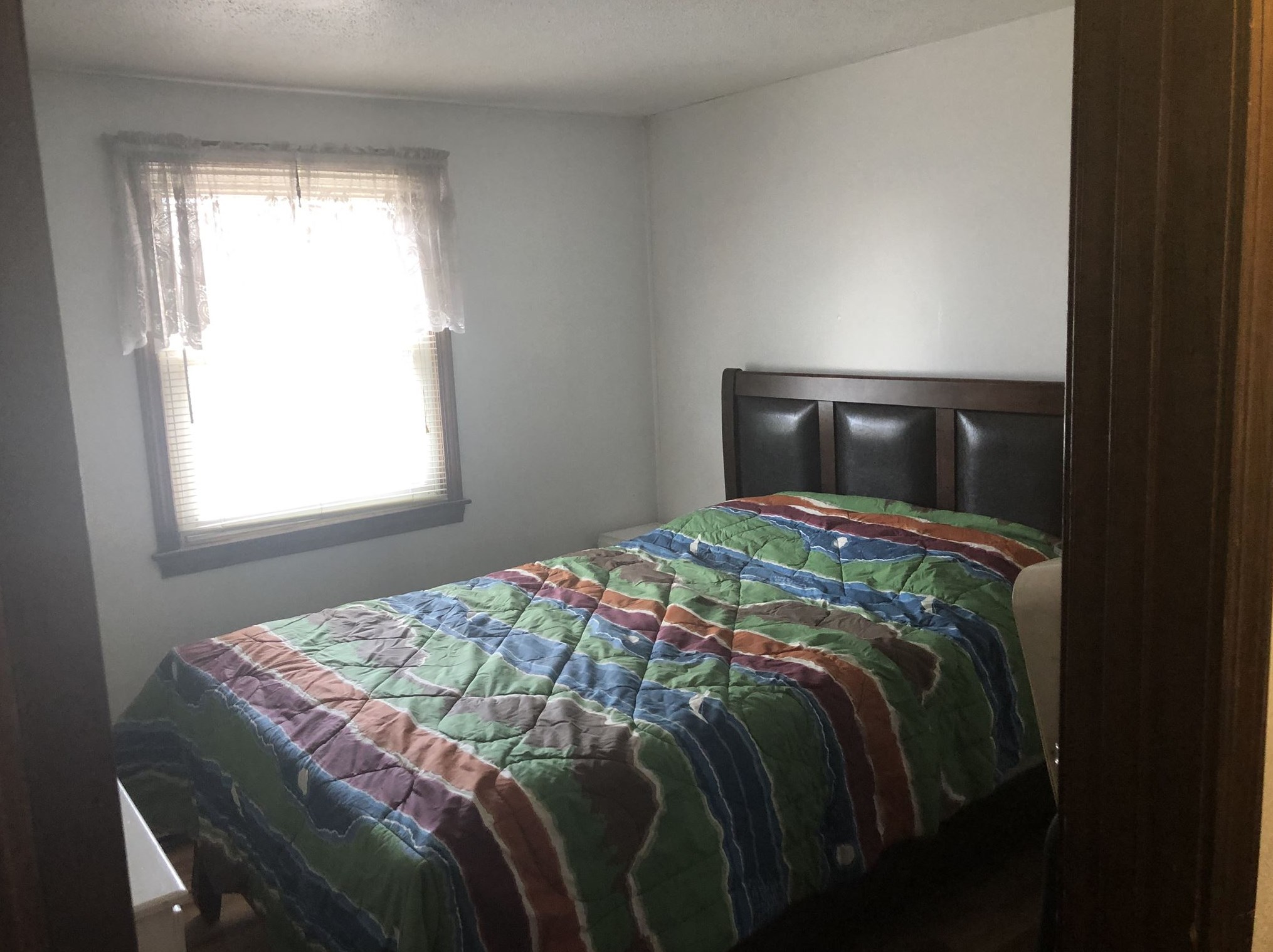 80 Forest Dr, Manchester NH  03110-6216 exterior