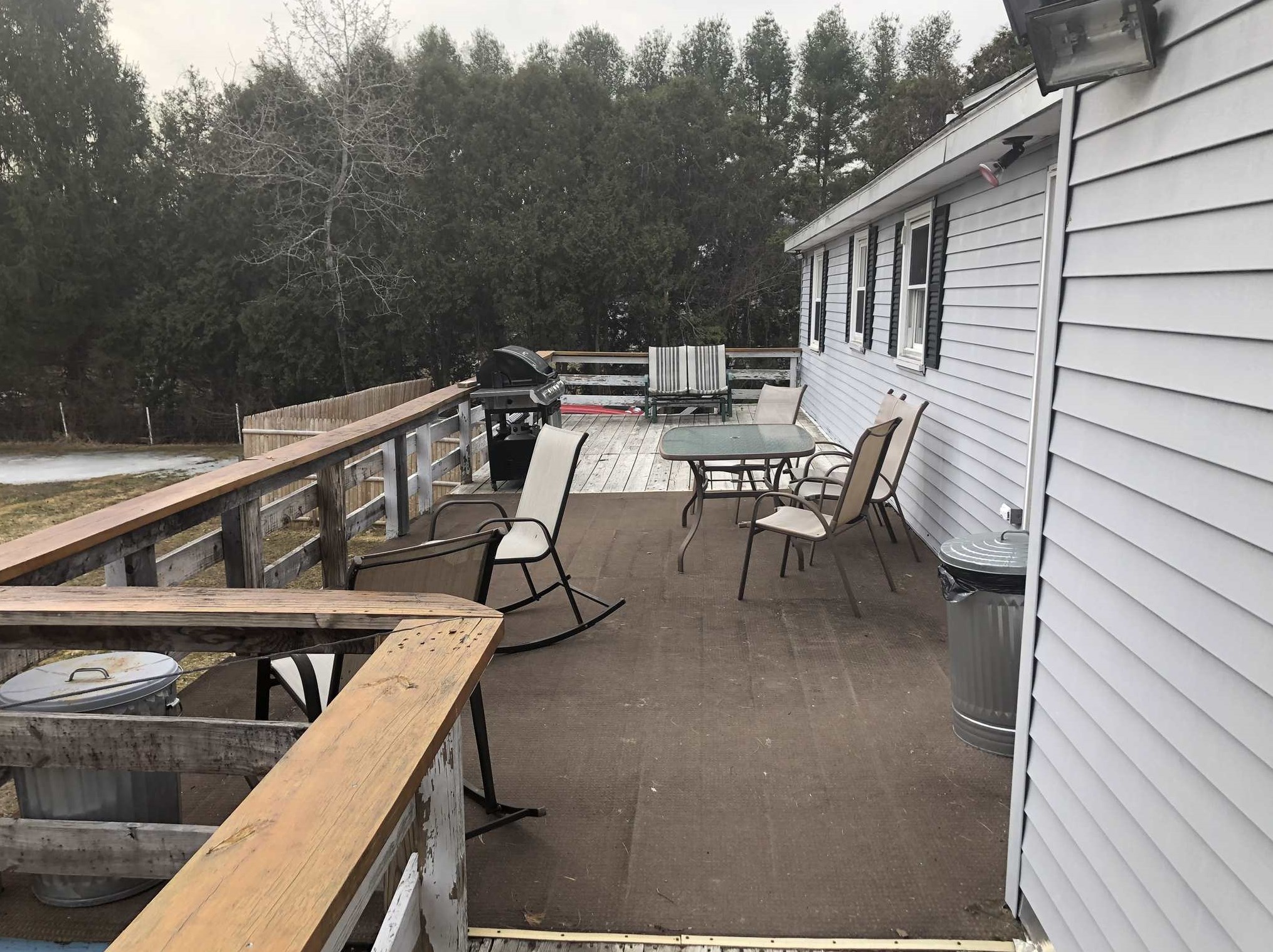 80 Forest Dr, Manchester NH  03110-6216 exterior