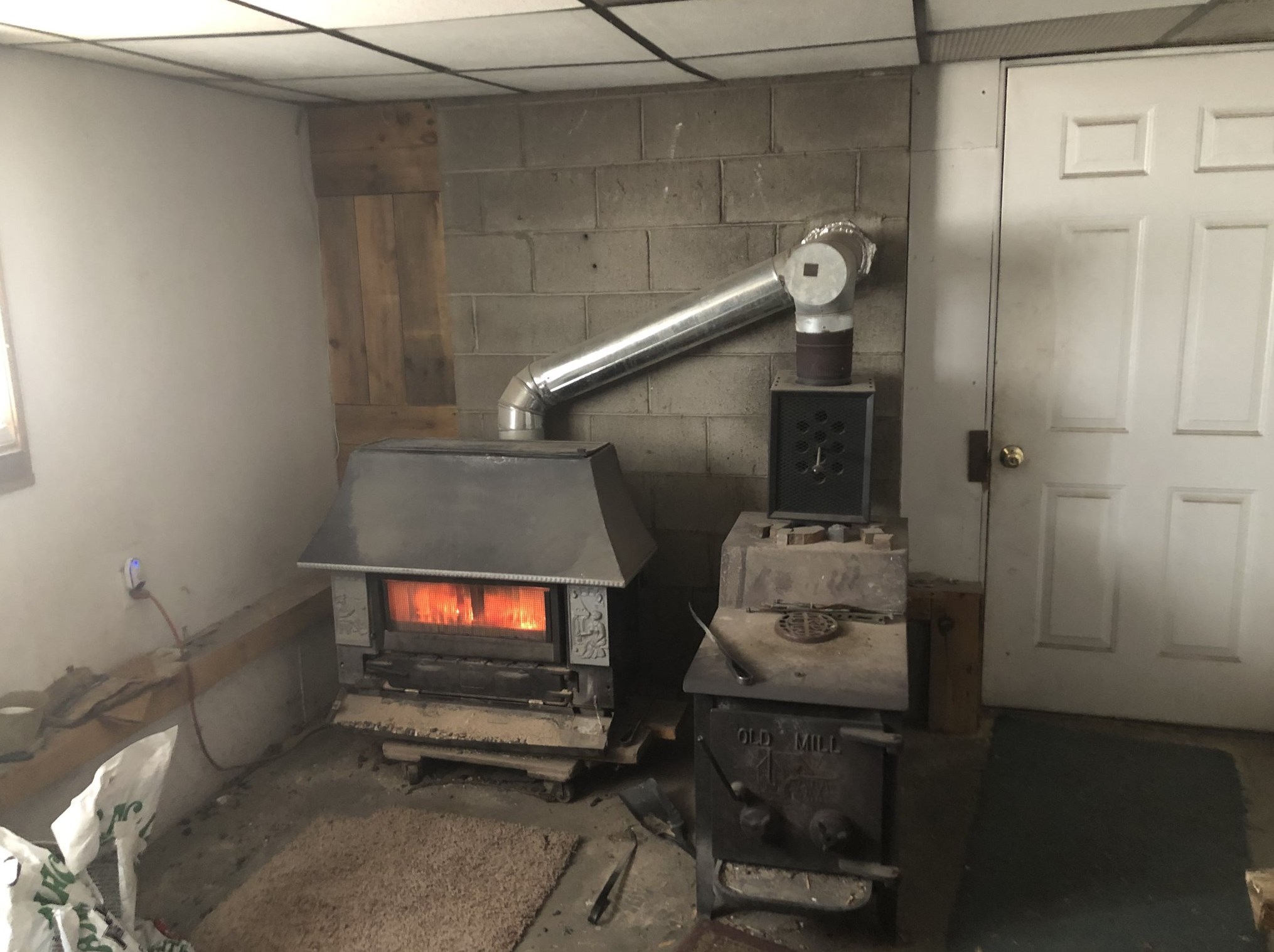 80 Forest Dr, Manchester NH  03110-6216 exterior